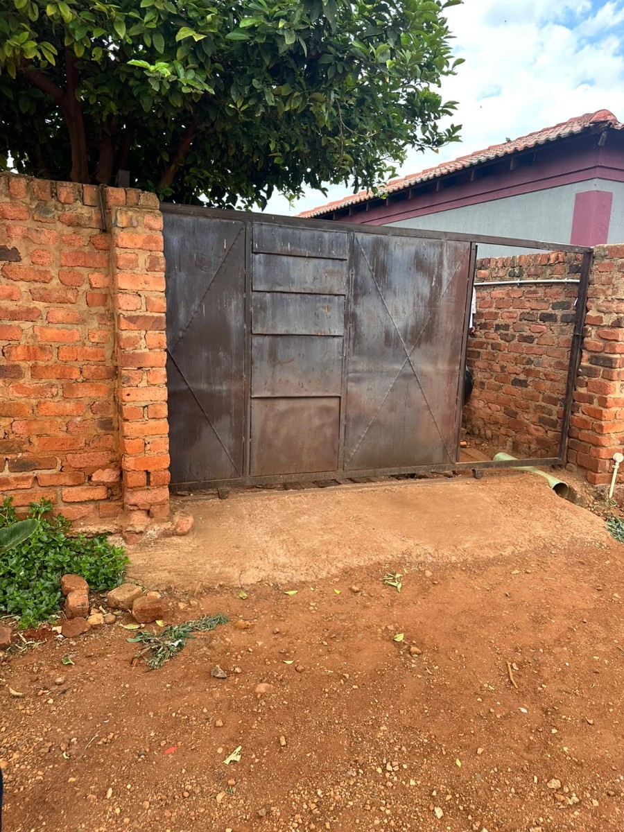 House for sale in Orange Farm, Evaton