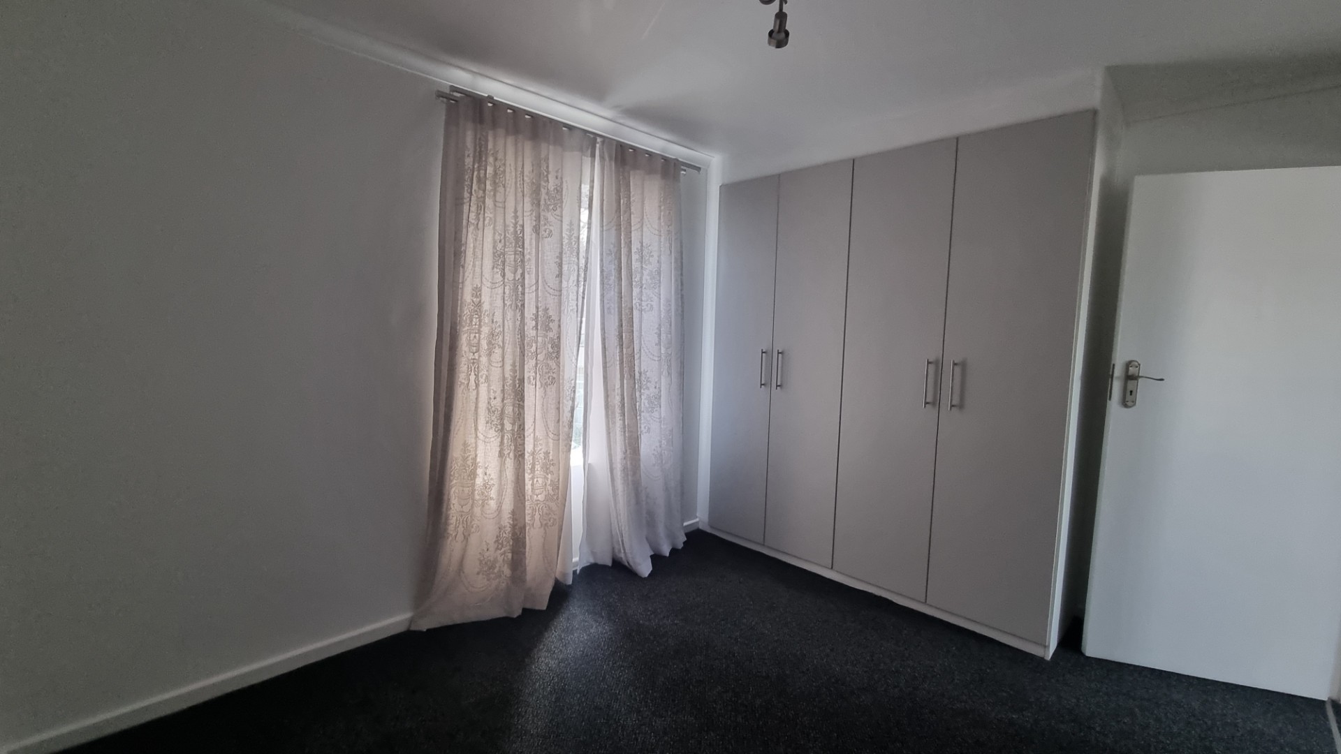 Apartment for rent in Kenilworth, Cape Town, 50 m²