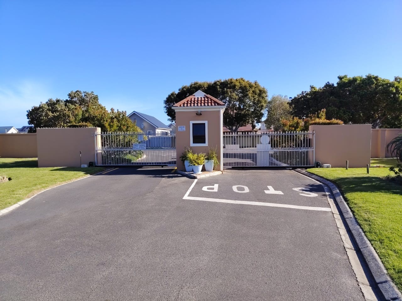 Townhouse for rent in Sandbaai, Hermanus