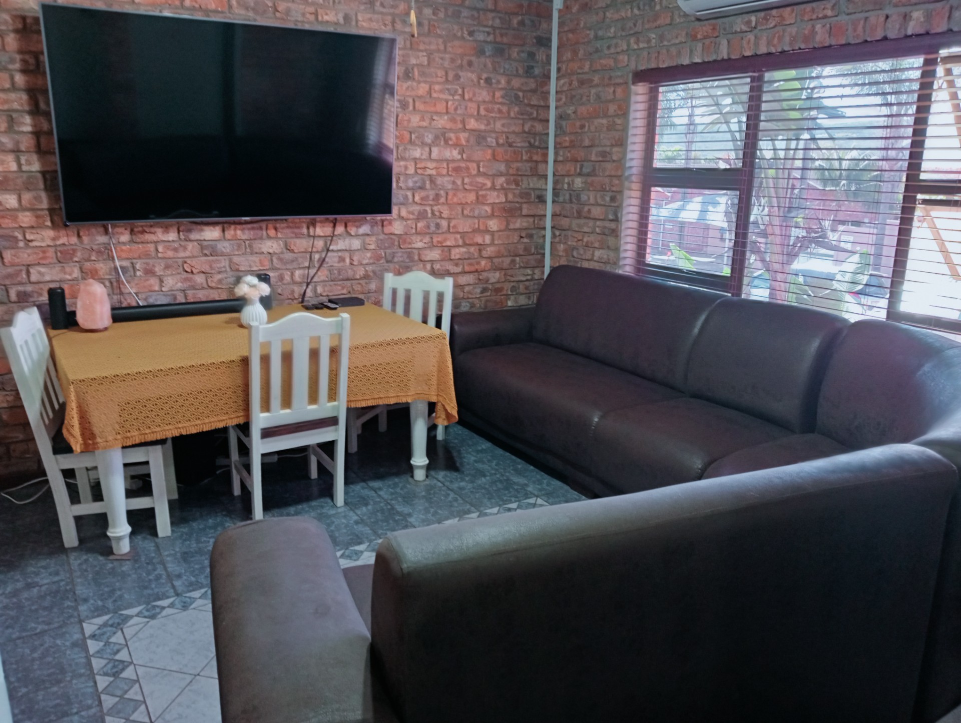 House for sale in Strelitzia Park, Uitenhage, 190 m²