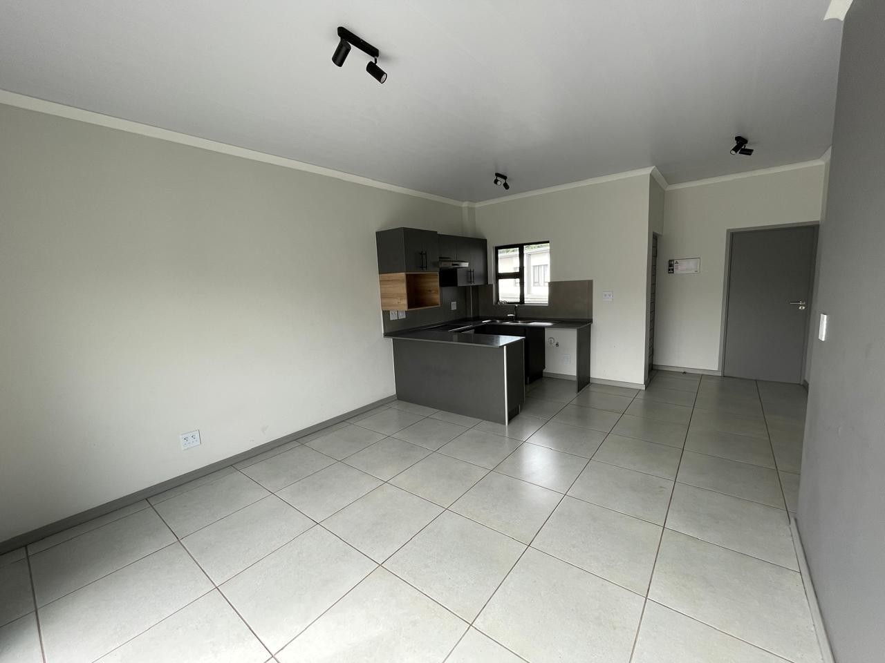 Apartment for sale in Greenwood Park, Durban, KwaZulu Natal, 87 m²