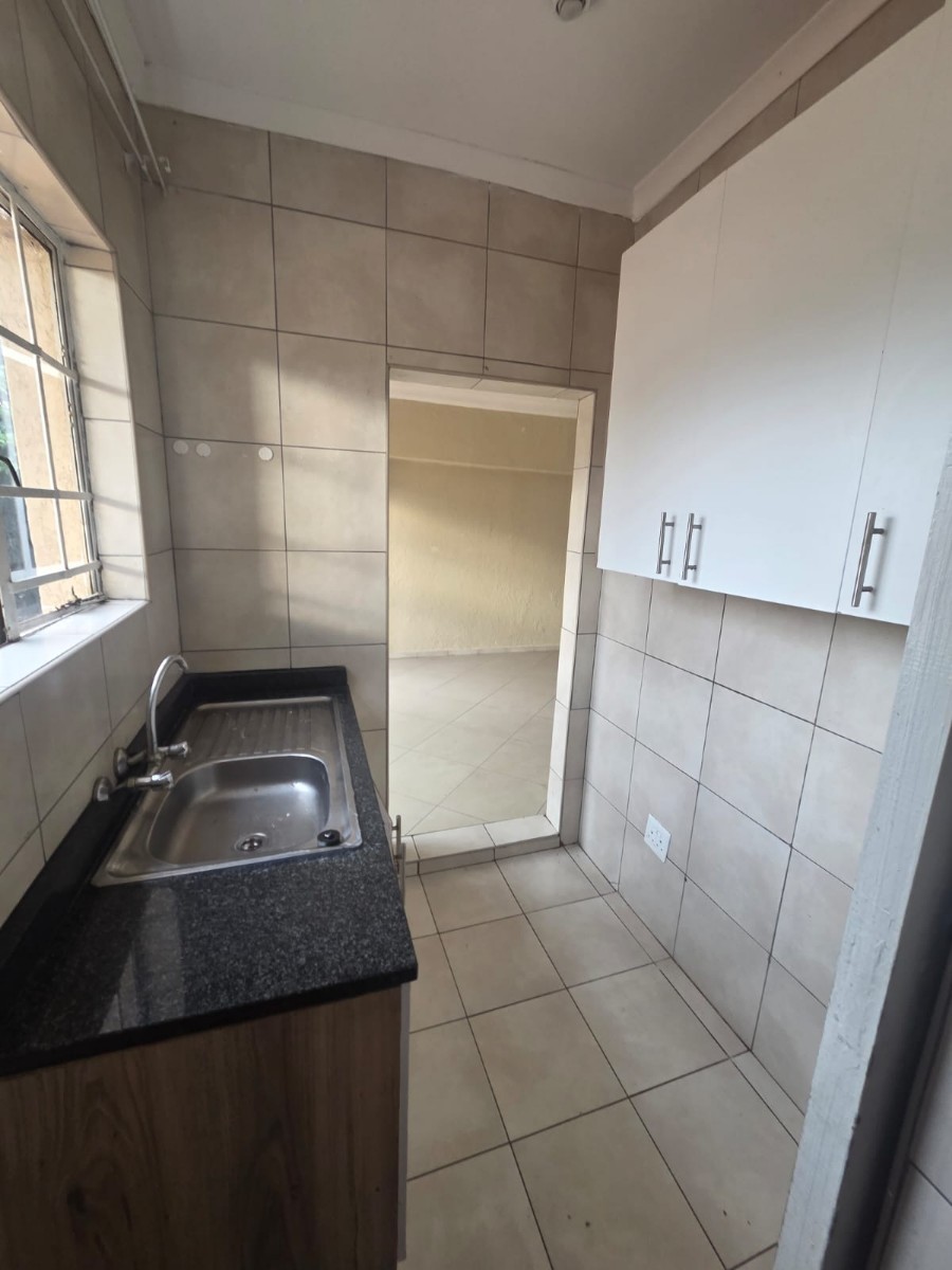 Cottage for rent in Gresswold, Johannesburg