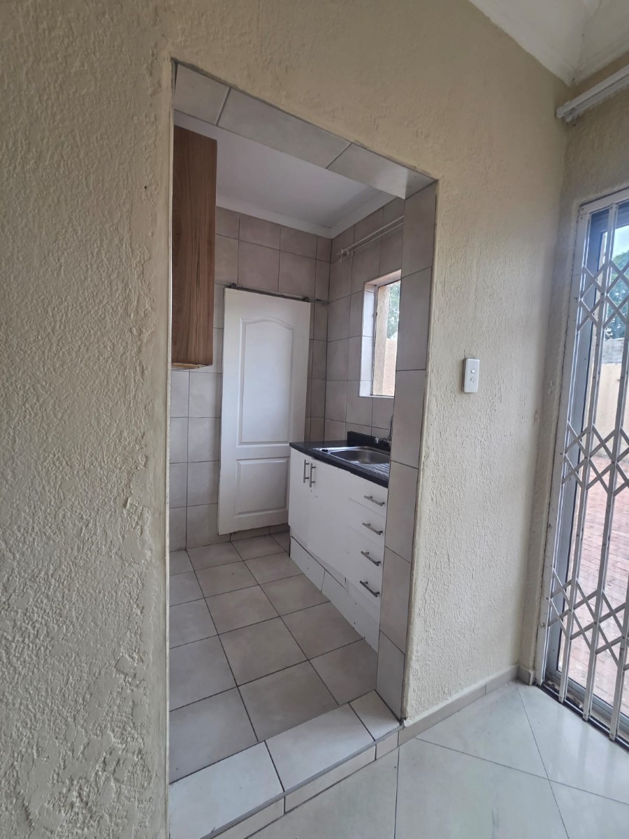 Cottage for rent in Gresswold, Johannesburg