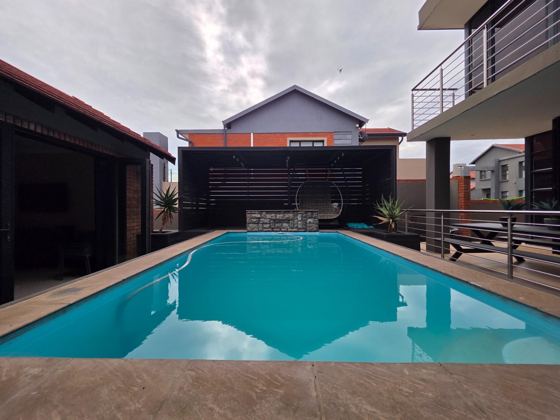 House for sale in Wild Olive Estate, Bloemfontein, 381 m²