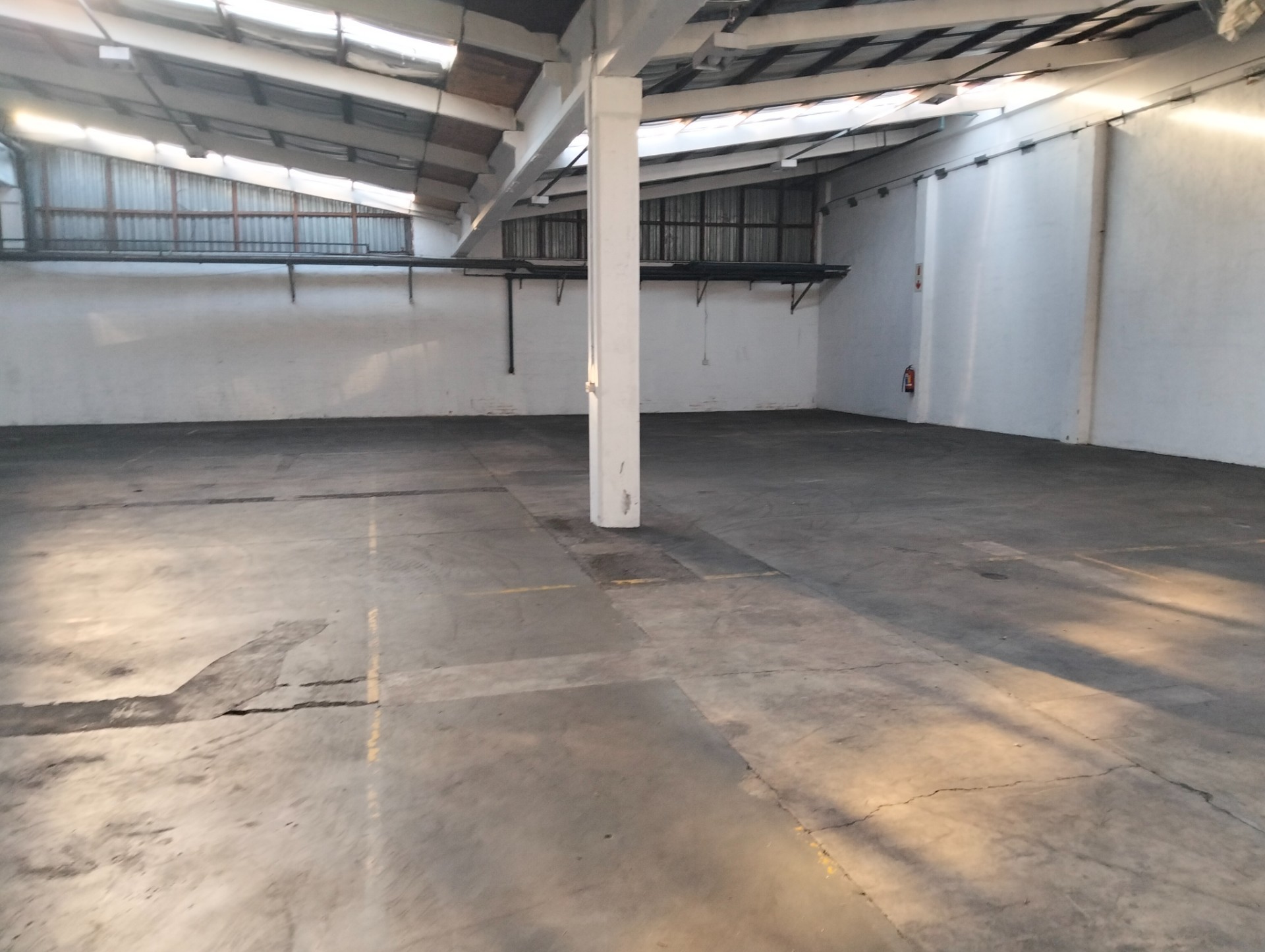 Warehouse for rent in Westmead, Pinetown, KwaZulu Natal, 372 m²