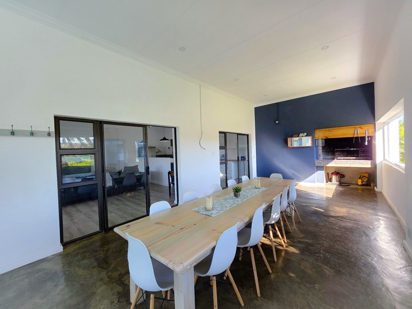 House for sale in C Place, Jeffreys Bay, 362 m²