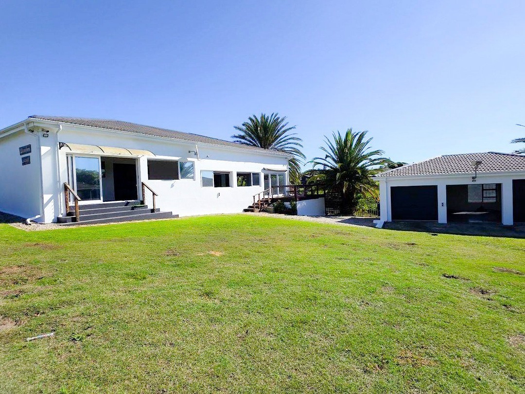 House for sale in C Place, Jeffreys Bay, 362 m²