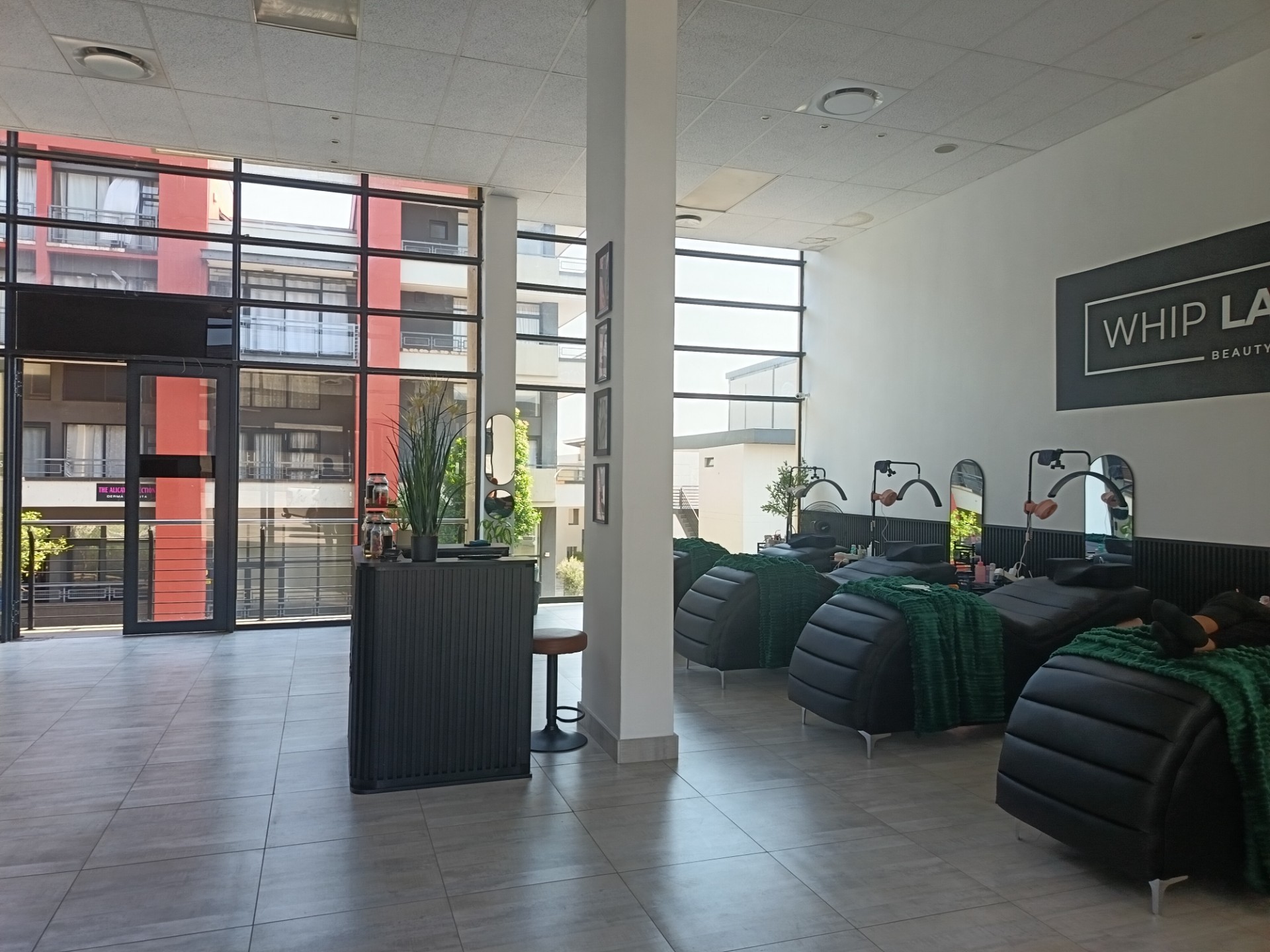Retail Space for sale in Umhlanga, KwaZulu Natal, 131 m²