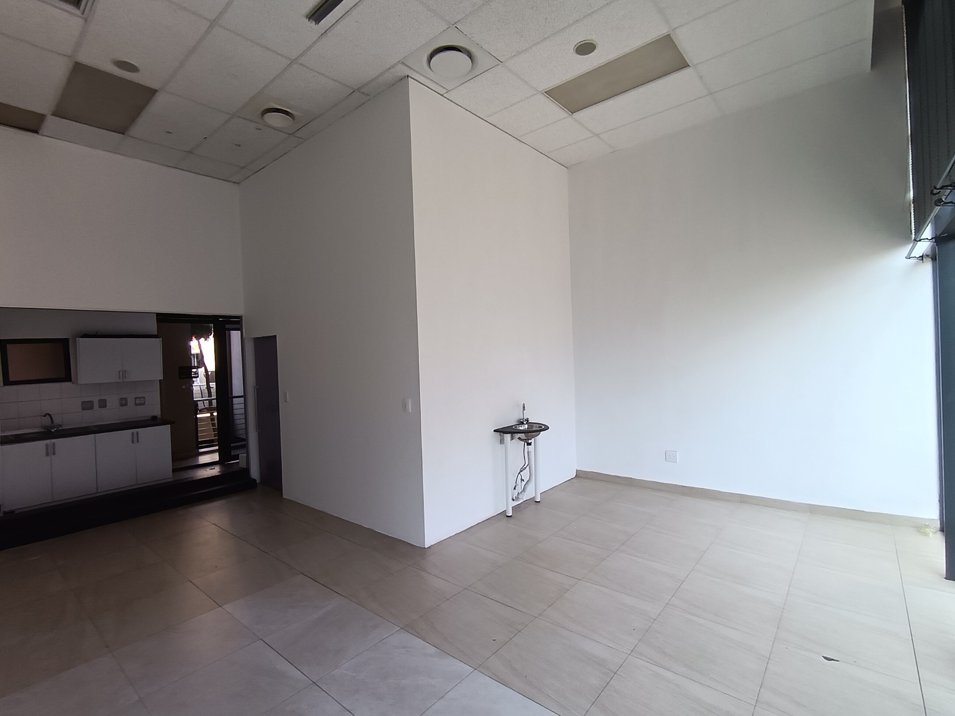 Retail Space for sale in Umhlanga, KwaZulu Natal, 61 m²