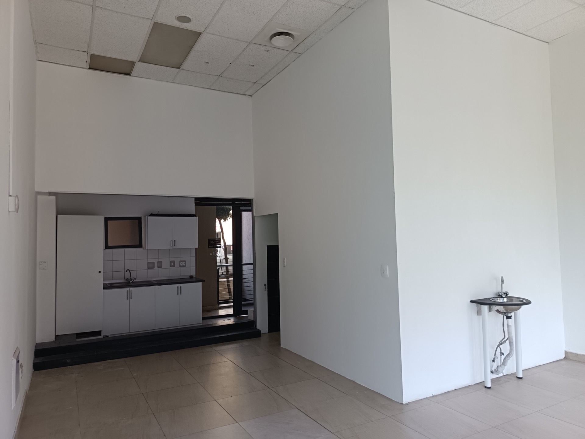 Retail Space for sale in Umhlanga, KwaZulu Natal, 61 m²
