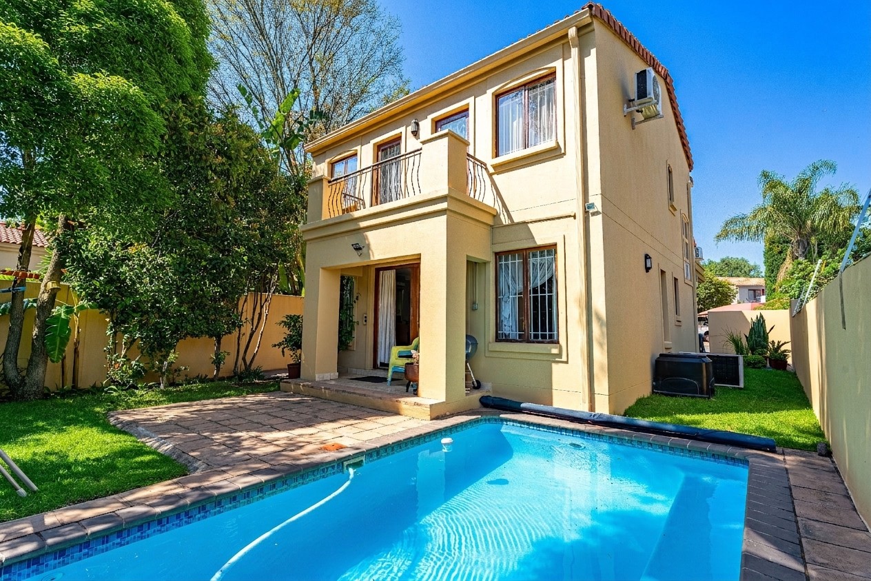 House for sale in Barbeque Downs, Midrand, 55 AA, Sunning Gate, 16 Montrose Road, Barbeque Downs, Midrand, Gauteng, 243 m²