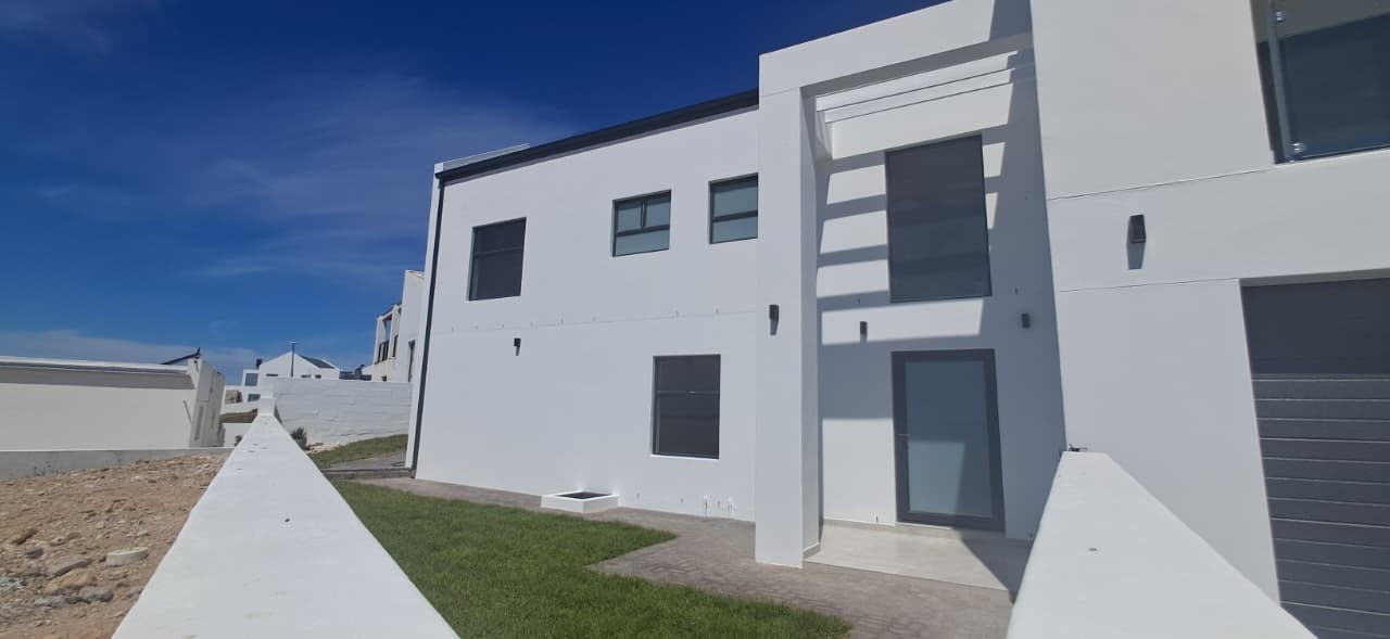 House for sale in Sandy Point, St Helena Bay, 254 m²