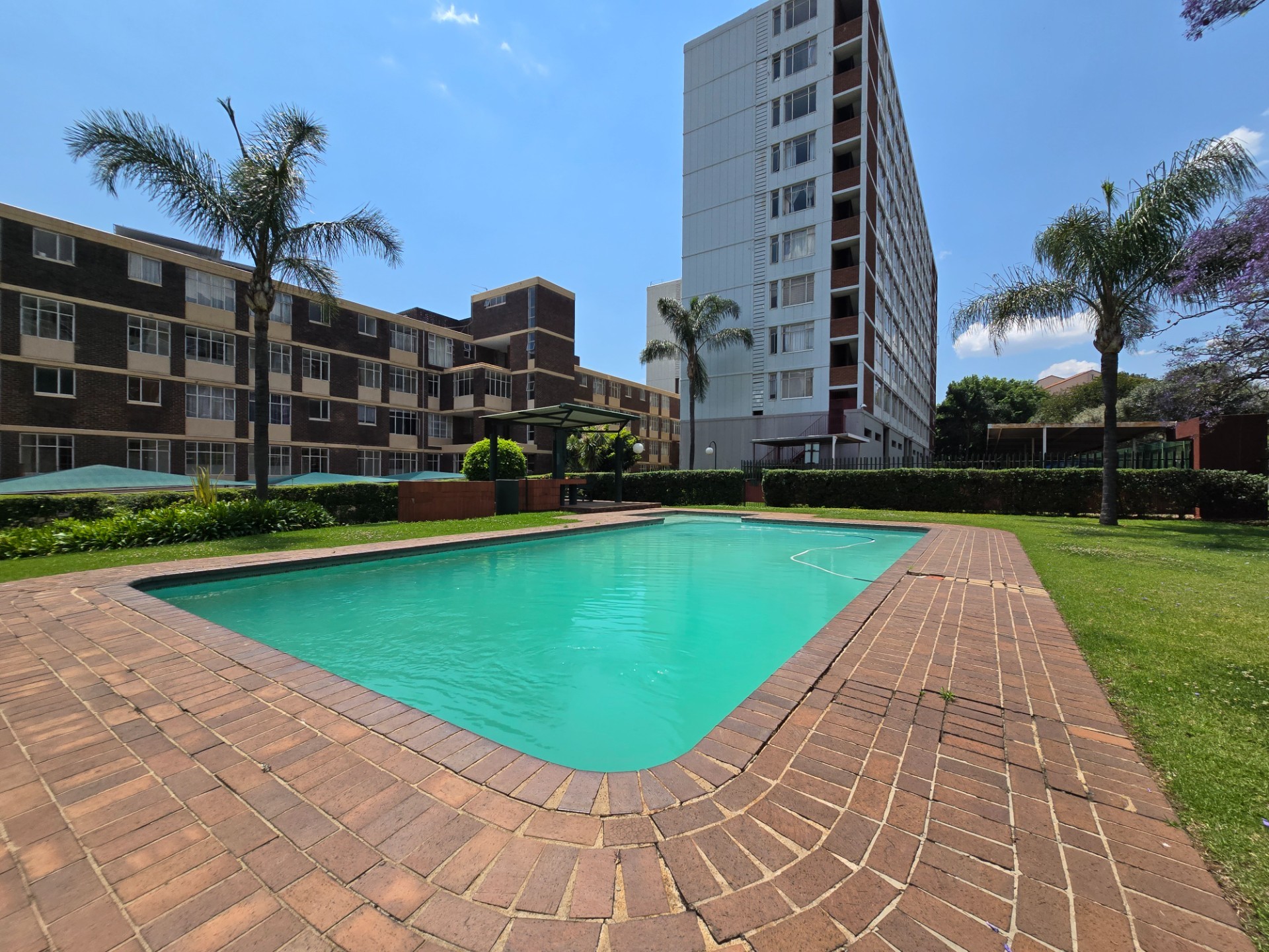 Studio Apartment for rent in Bedford Gardens, Bedfordview, 607 607 (7th floor), Summerstrand, 9 Leicester Road, Bedford Gardens, Bedfordview, Gauteng, 40 m²