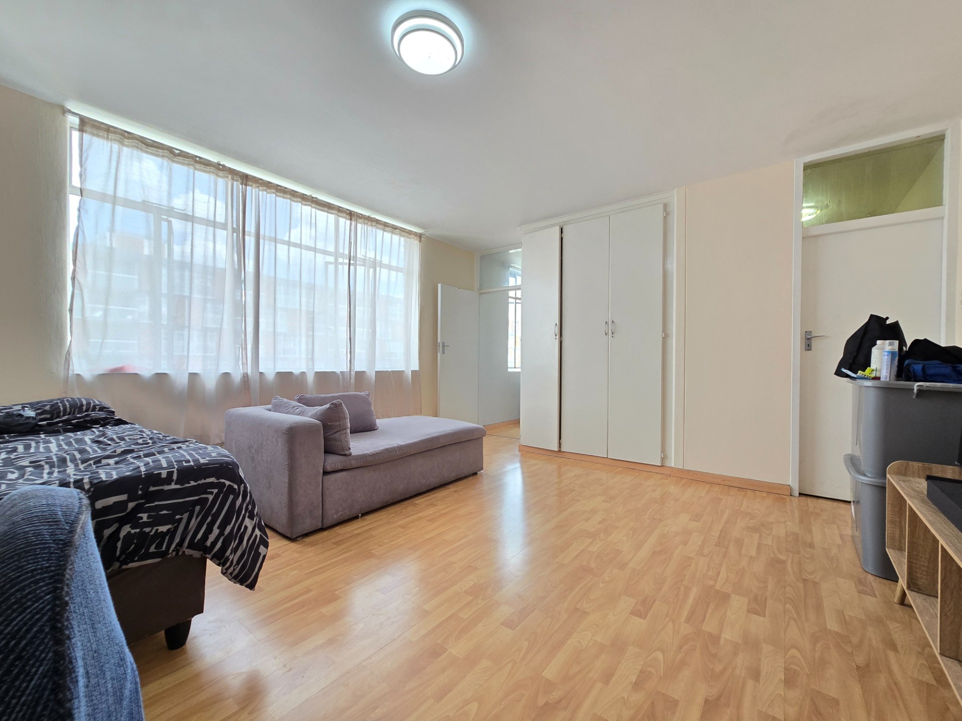 Studio Apartment for rent in Bedford Gardens, Bedfordview, 607 607 (7th floor), Summerstrand, 9 Leicester Road, Bedford Gardens, Bedfordview, Gauteng, 40 m²