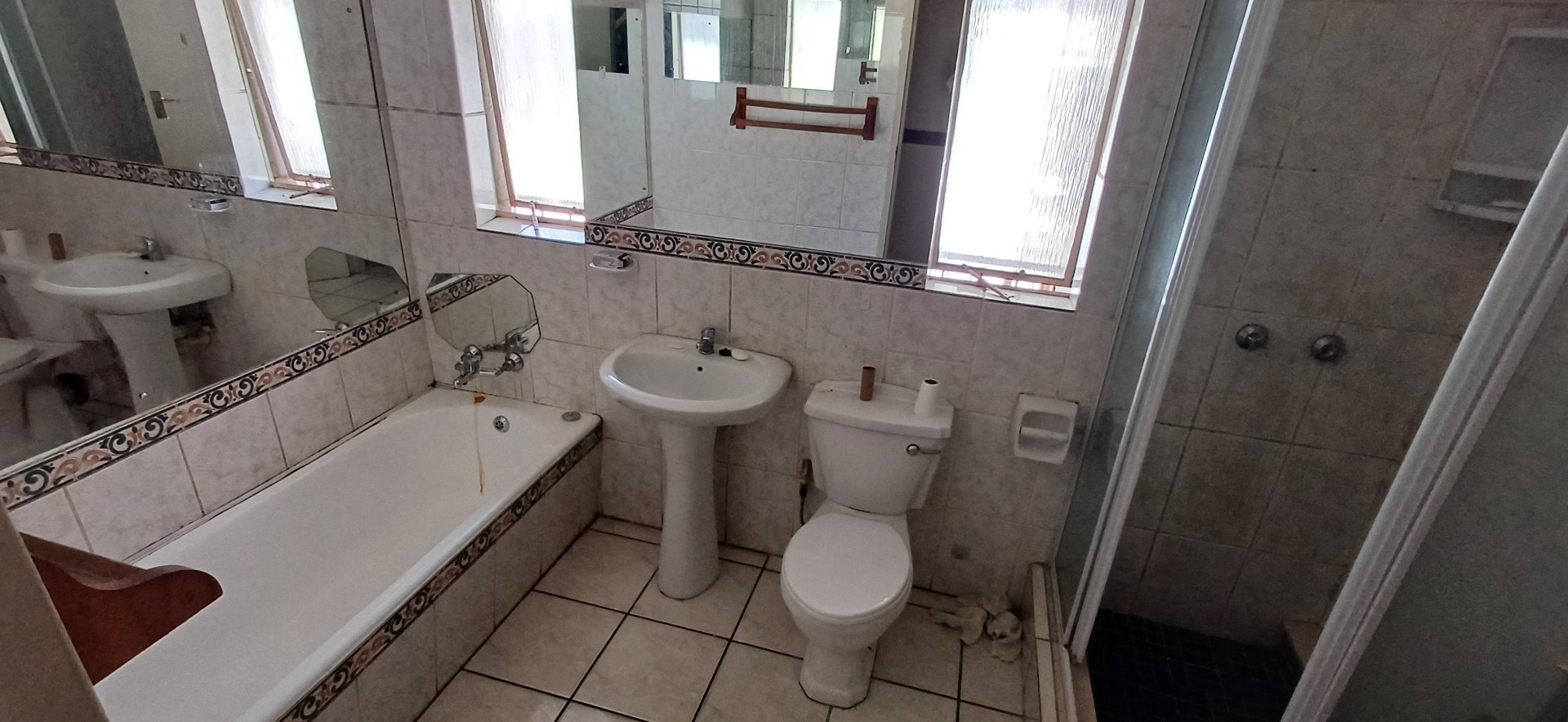 House for sale in Secunda, 1184 m²