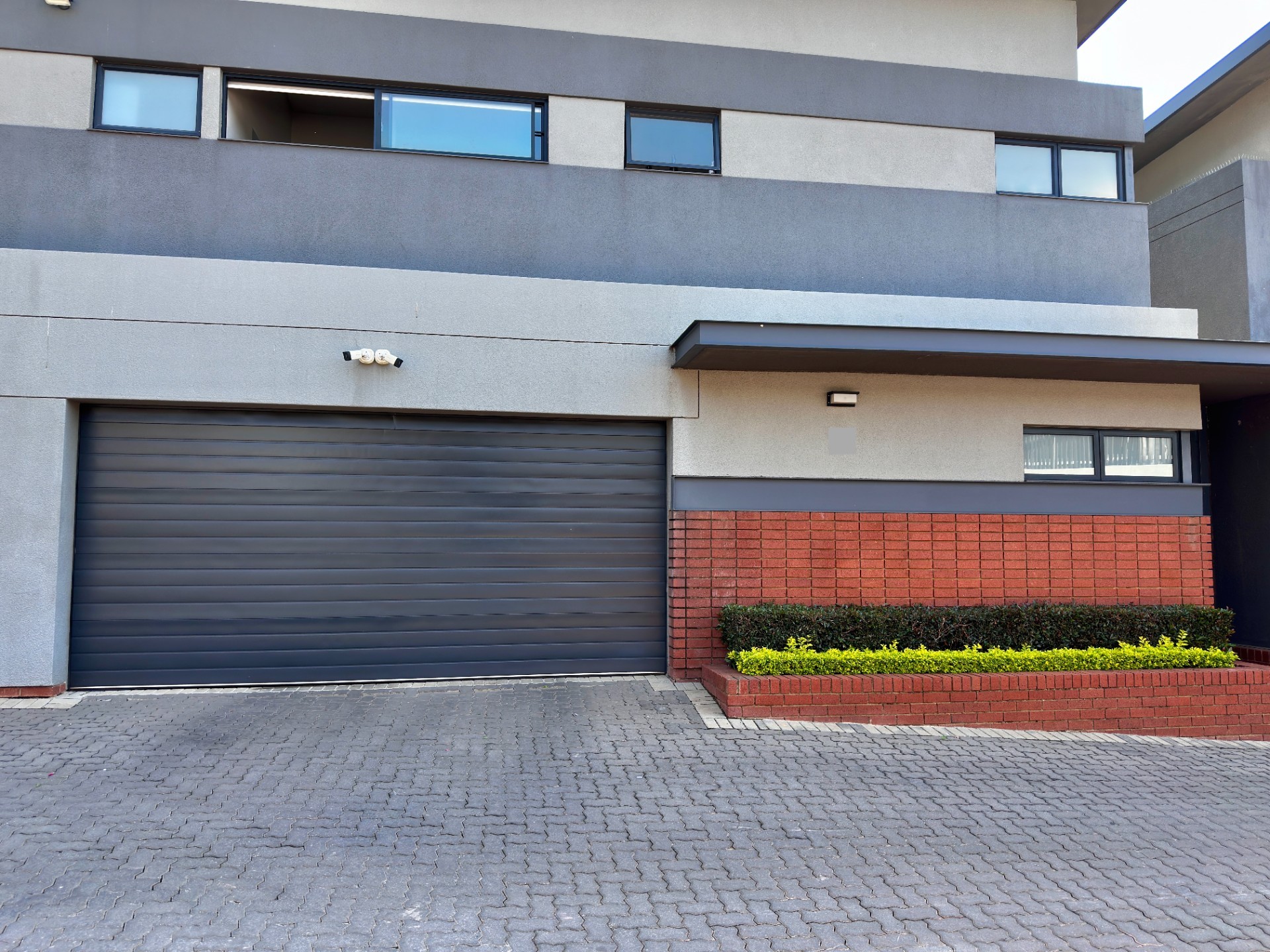 Townhouse for rent in Waterkloof Ridge, Pretoria, 267 m²