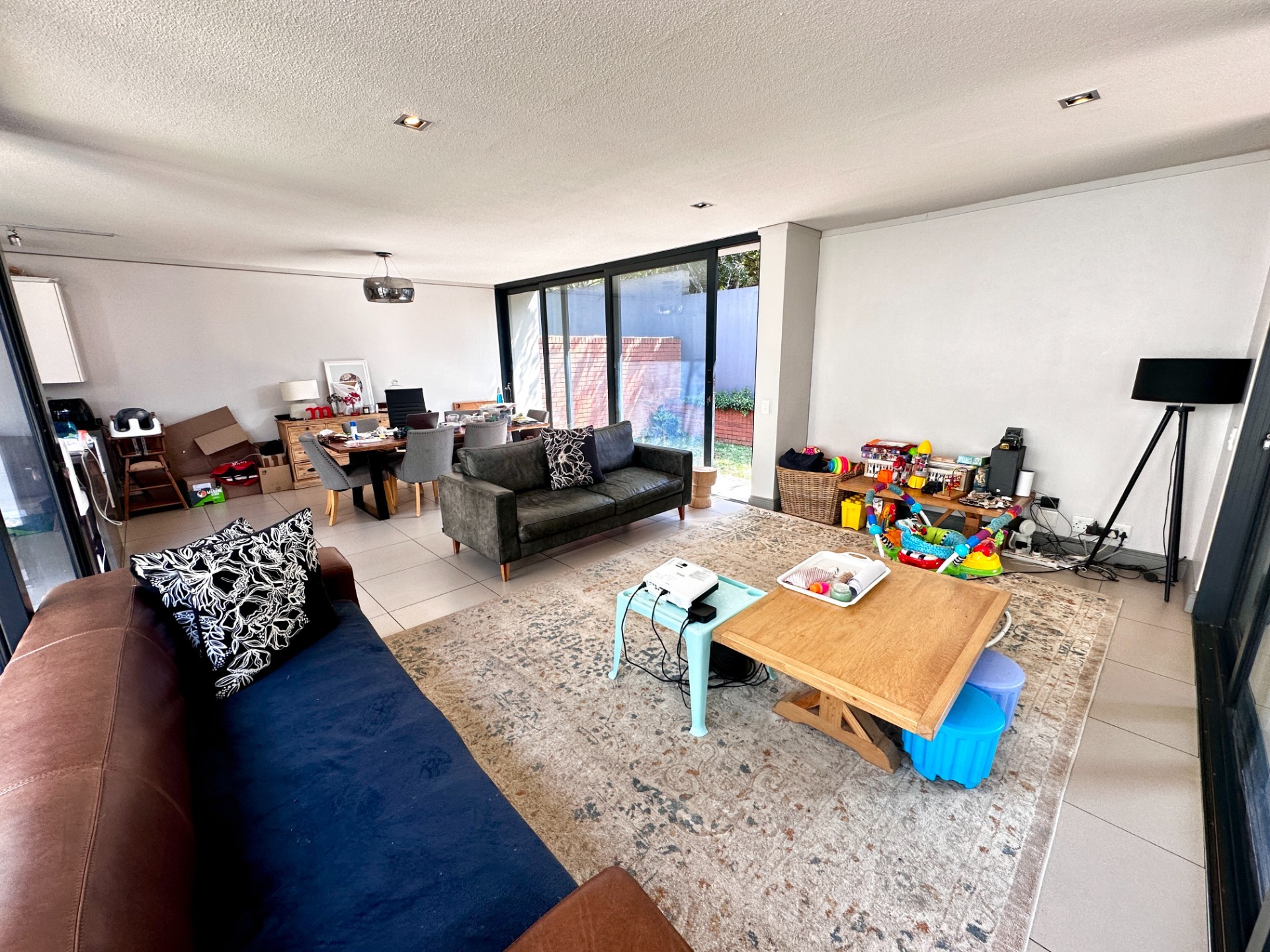 Townhouse for rent in Waterkloof Ridge, Pretoria, 267 m²