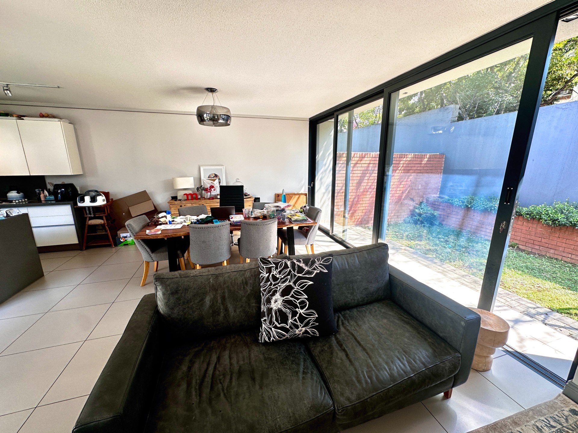 Townhouse for rent in Waterkloof Ridge, Pretoria, 267 m²