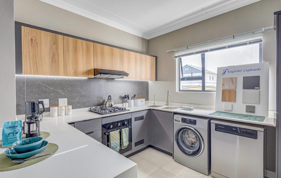 Apartment for rent in Glen Austin AH, Midrand, 99 m²
