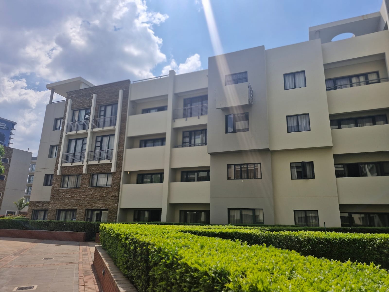 Apartment for rent in Bedfordview, kingsley apartments, 1 smith road, Bedfordview, Gauteng, 81 m²