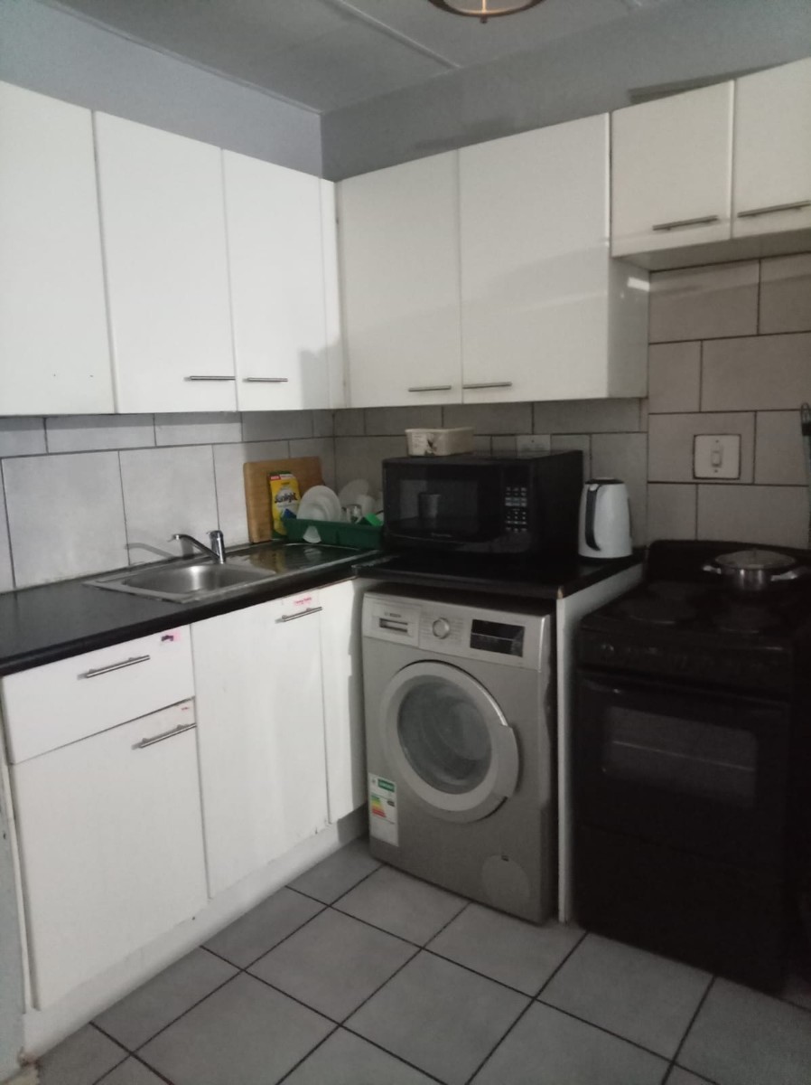 Apartment for rent in Westdene, Johannesburg, 10, Westside Ridge, 6 Korea Road, Westdene, Johannesburg, Gauteng