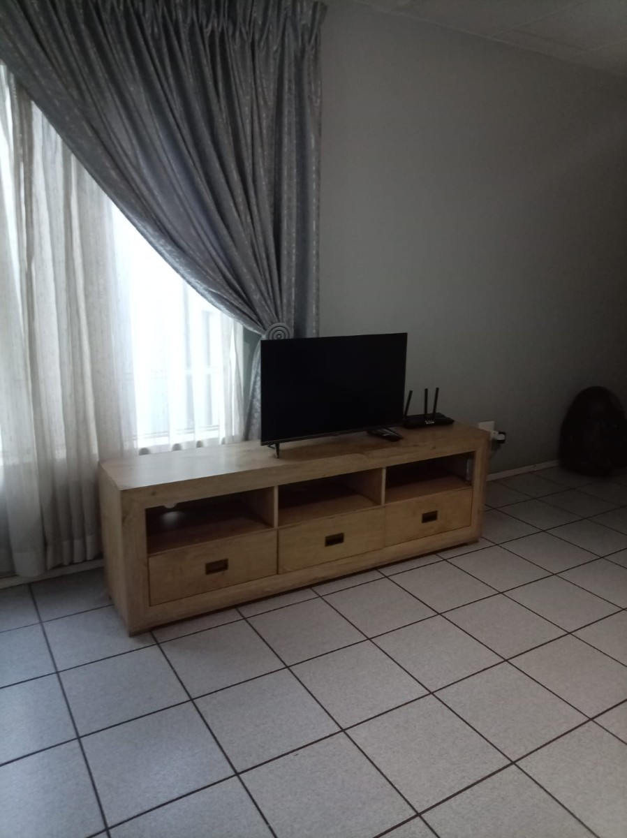 Apartment for rent in Westdene, Johannesburg, 10, Westside Ridge, 6 Korea Road, Westdene, Johannesburg, Gauteng