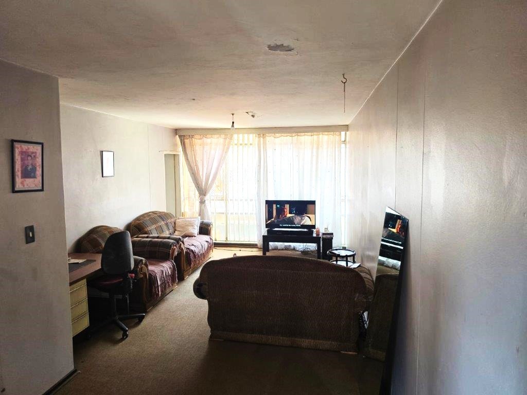 Apartment for sale in Muckleneuk, Pretoria, (2nd floor), Kerry, 205 Troye, Muckleneuk, Pretoria, Gauteng, 68 m²