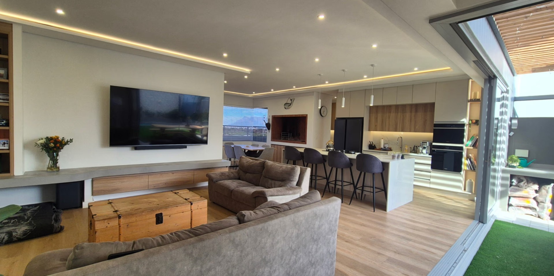 House for sale in Sandown, Blouberg, 260 m²
