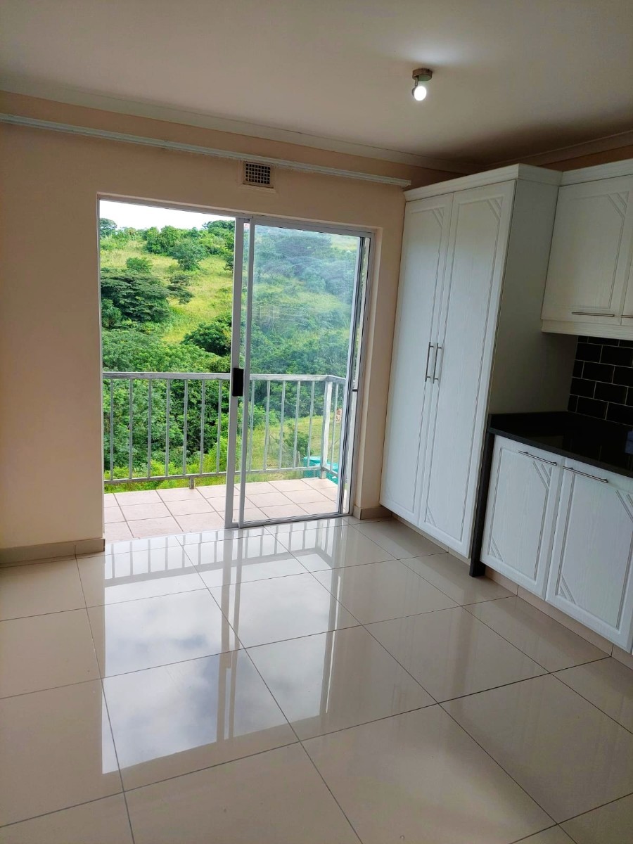 Apartment for sale in Dawncrest, Verulam, KwaZulu Natal, 83 m²