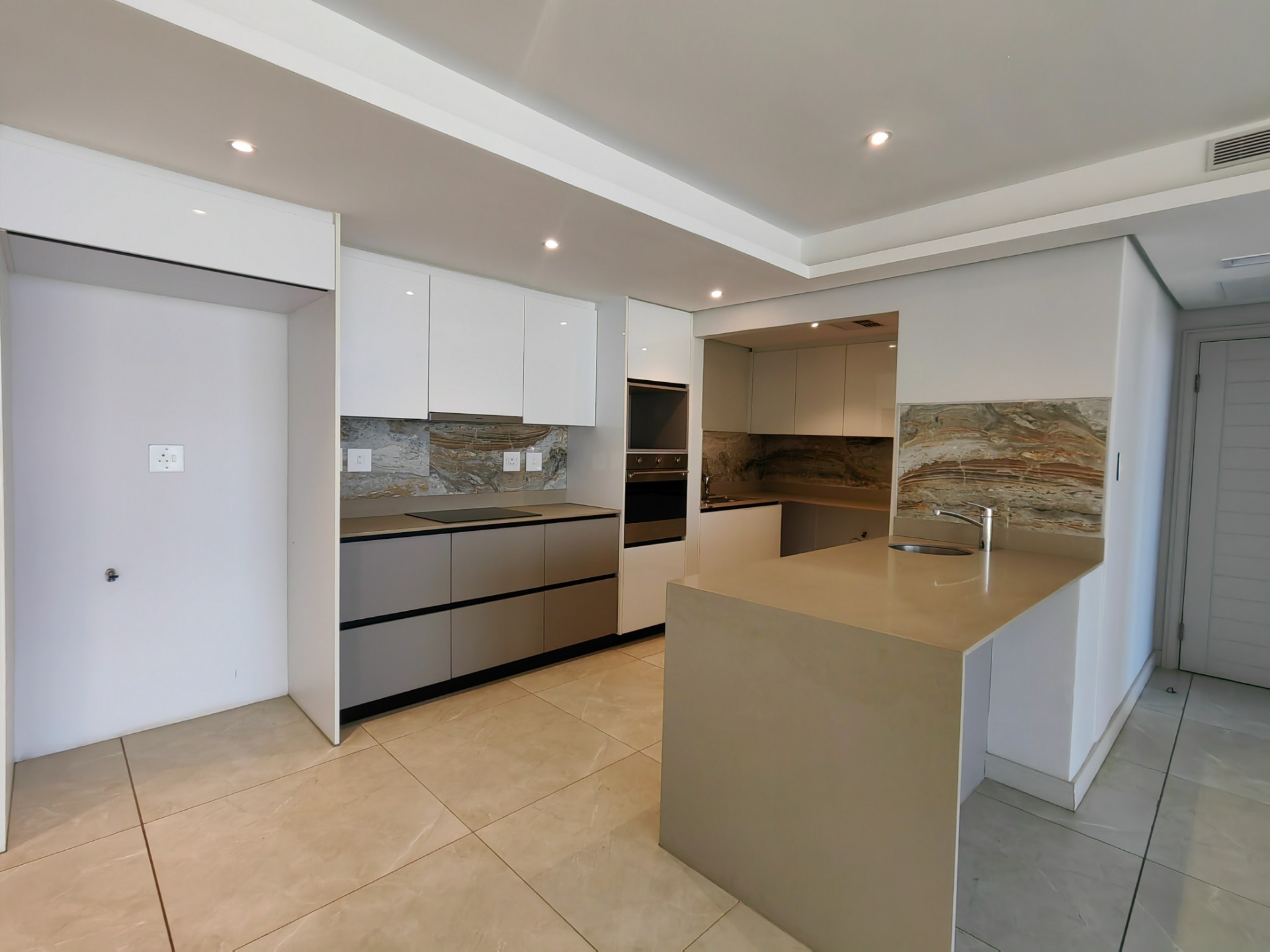 Apartment for rent in Umhlanga, KwaZulu Natal, 180 m²