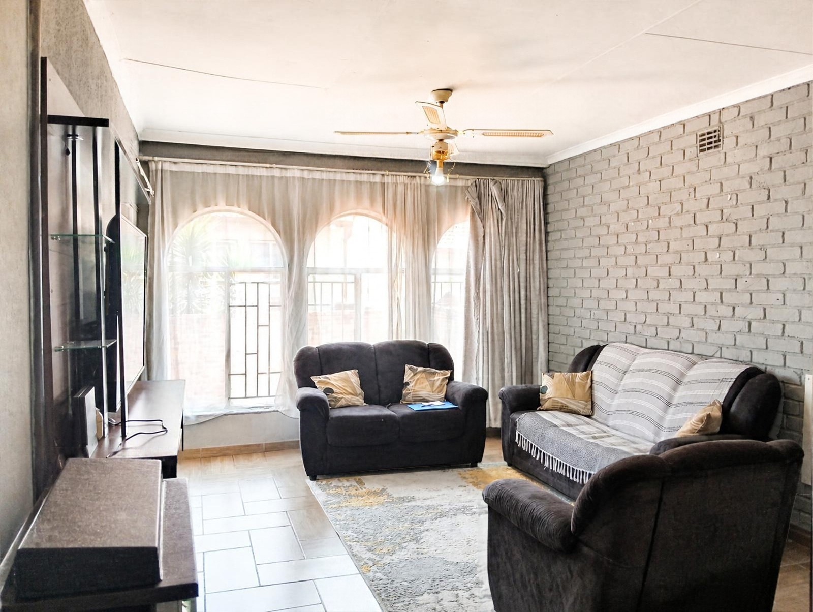 Townhouse for rent in Kempton Park AH, Kempton Park