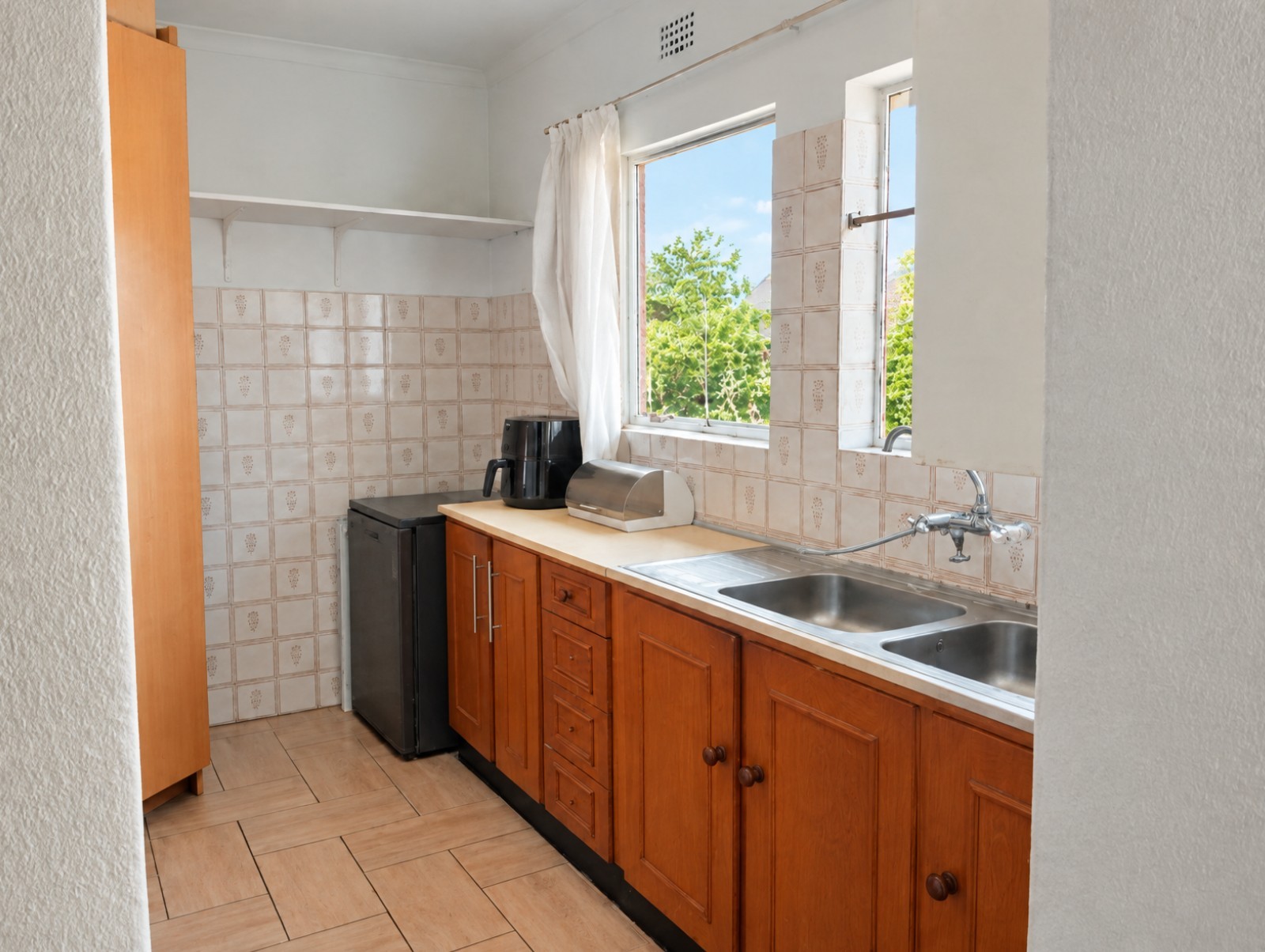 Townhouse for rent in Kempton Park AH, Kempton Park