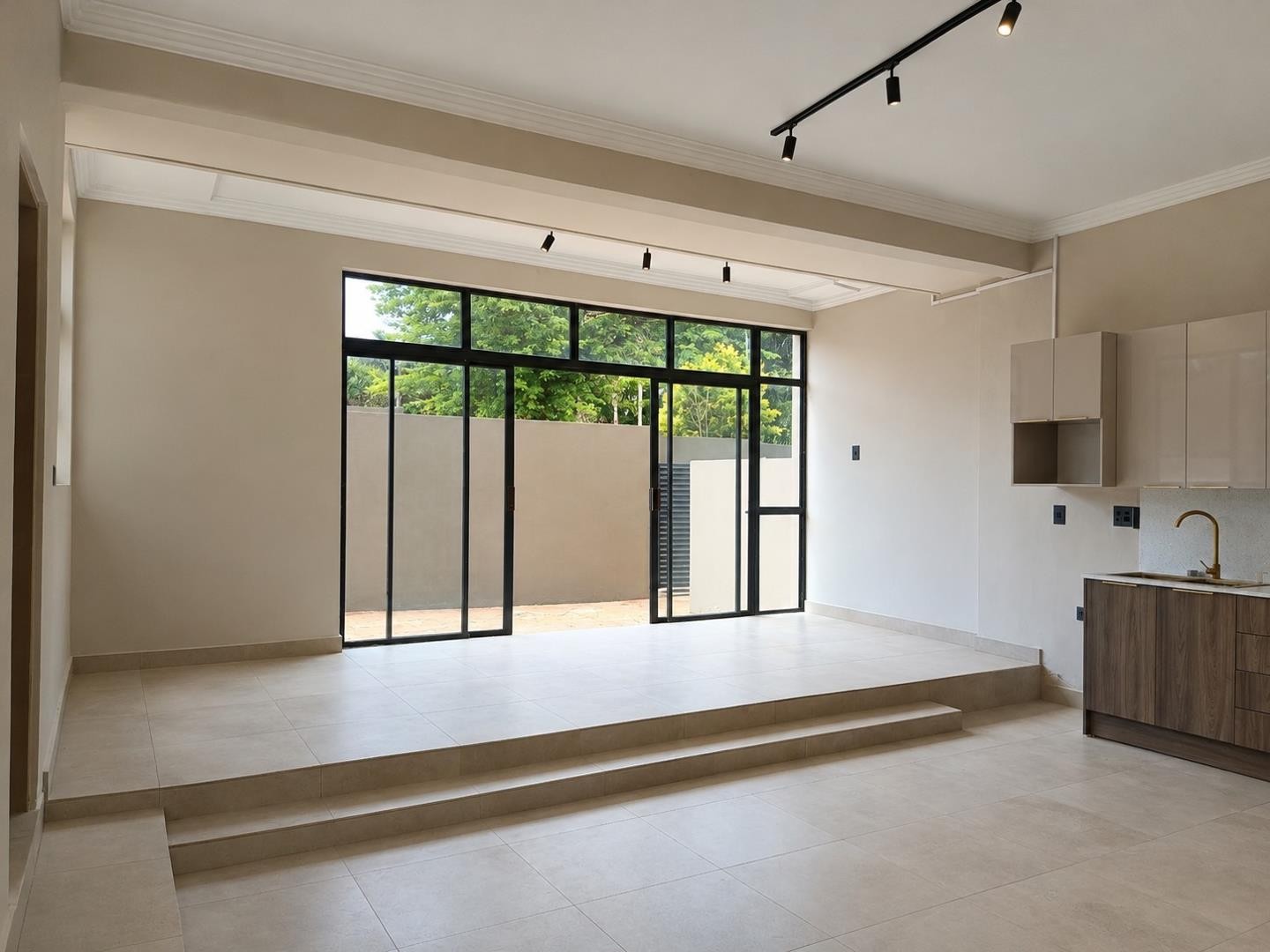 House for rent in Houghton Estate, Johannesburg, 95 m²