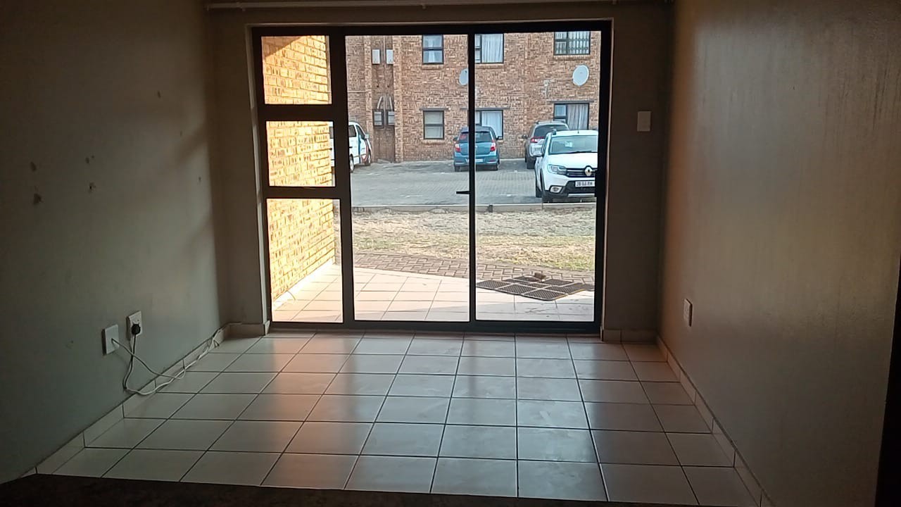 Apartment for rent in Witfield, Boksburg, 1072 Witfield (1st floor), Witfield Ridge, 41 Biddulph Street, Witfield, Boksburg, Gauteng, 58 m²