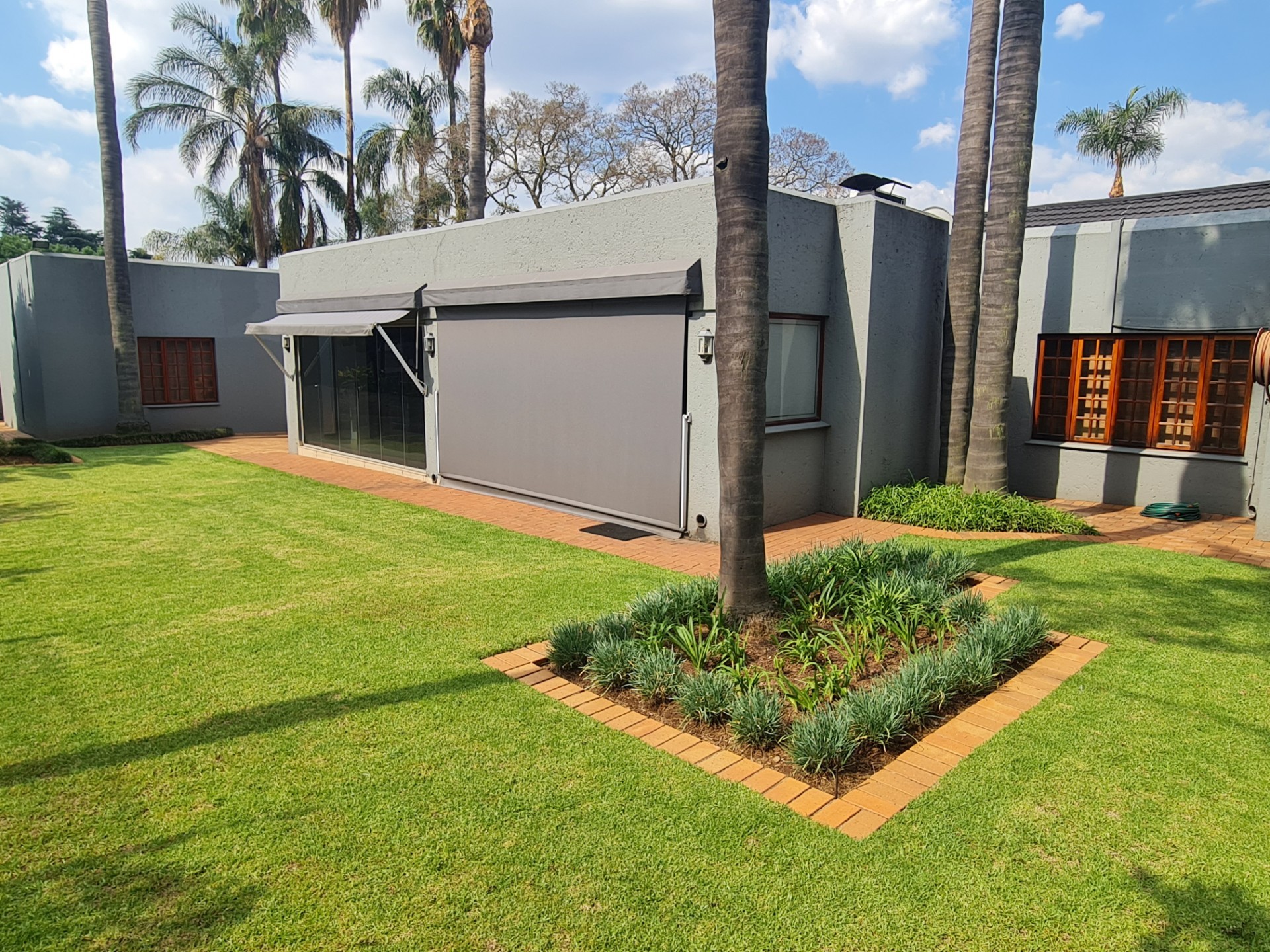Commercial Property for rent in Forest Town, Johannesburg, 473 m²
