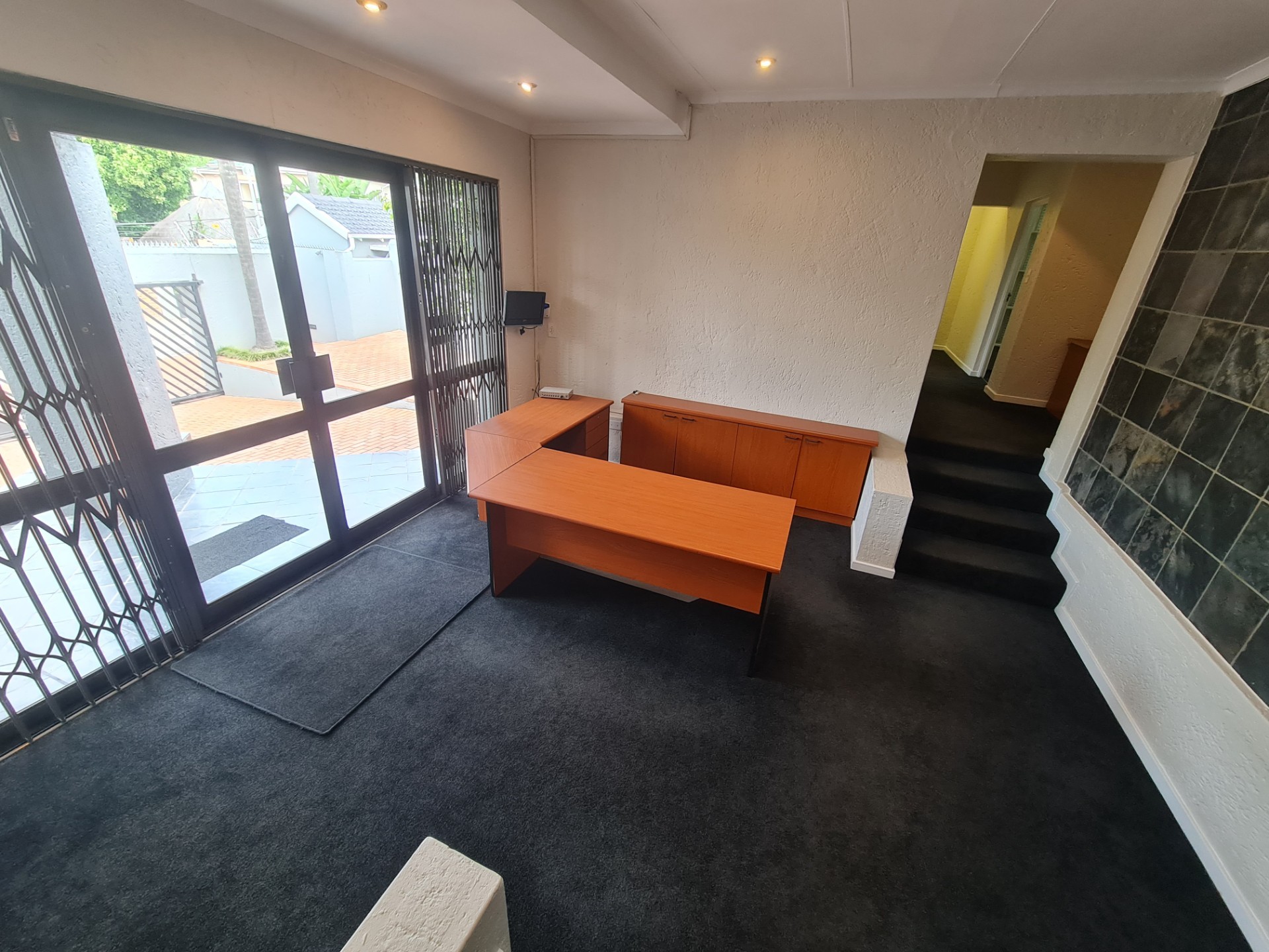 Commercial Property for rent in Forest Town, Johannesburg, 473 m²