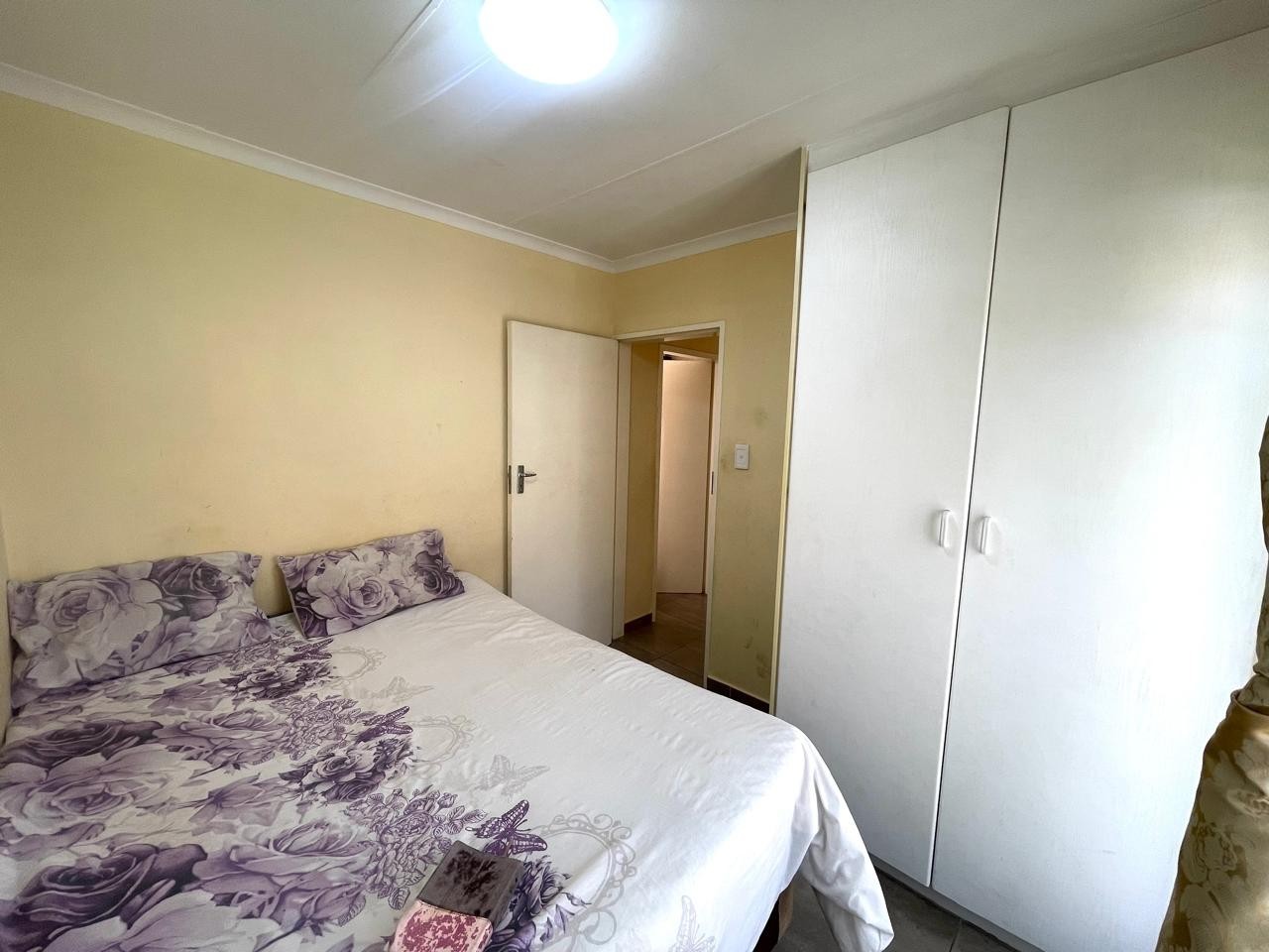 Apartment for sale in Honeydew Grove, Roodepoort, 50 m²