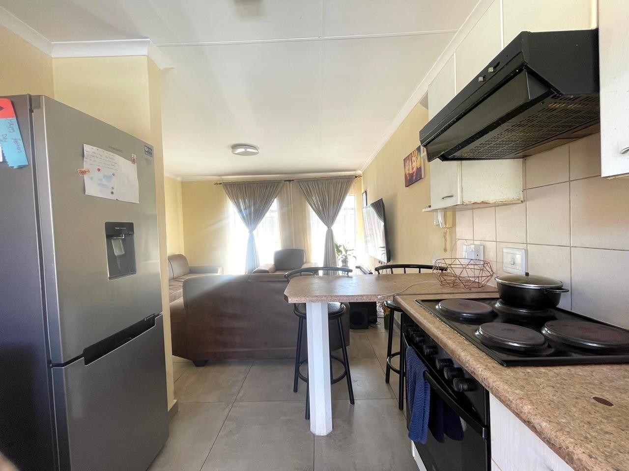 Apartment for sale in Honeydew Grove, Roodepoort, 50 m²