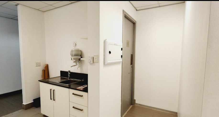 Office for rent in La Lucia Ridge, Umhlanga, KwaZulu Natal, 113 m²