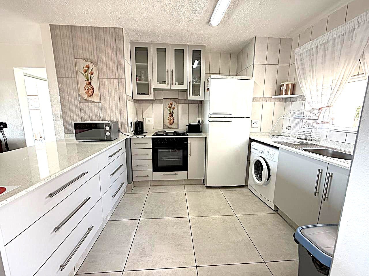 Apartment for sale in Uvongo Beach, Margate, KwaZulu Natal, 69 m²