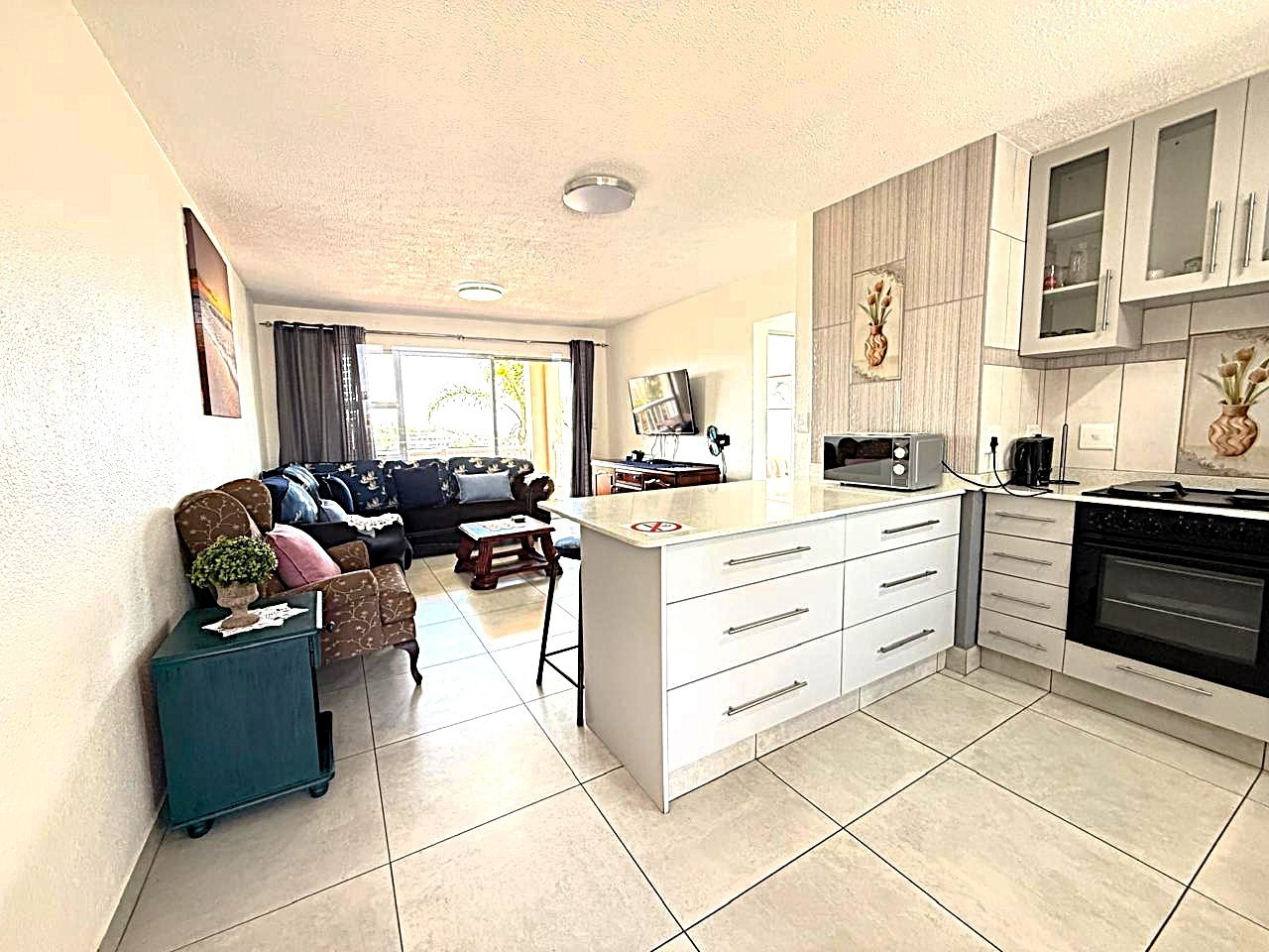 Apartment for sale in Uvongo Beach, Margate, KwaZulu Natal, 69 m²