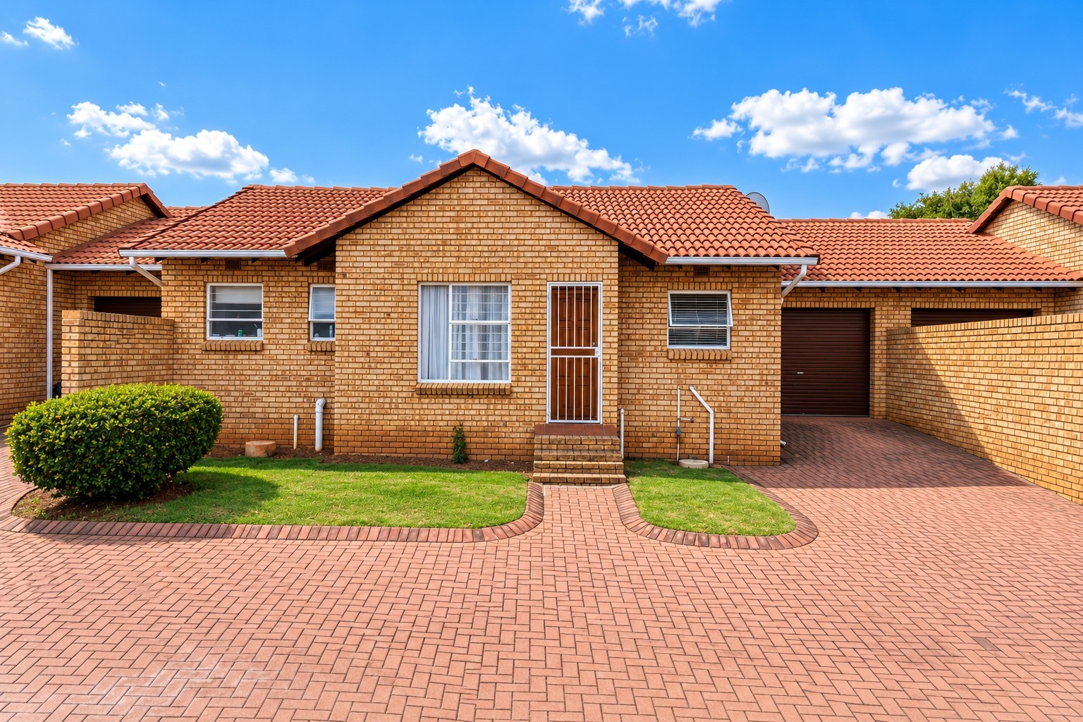 Apartment for sale in Groblerpark Ext, Roodepoort, 86 m²