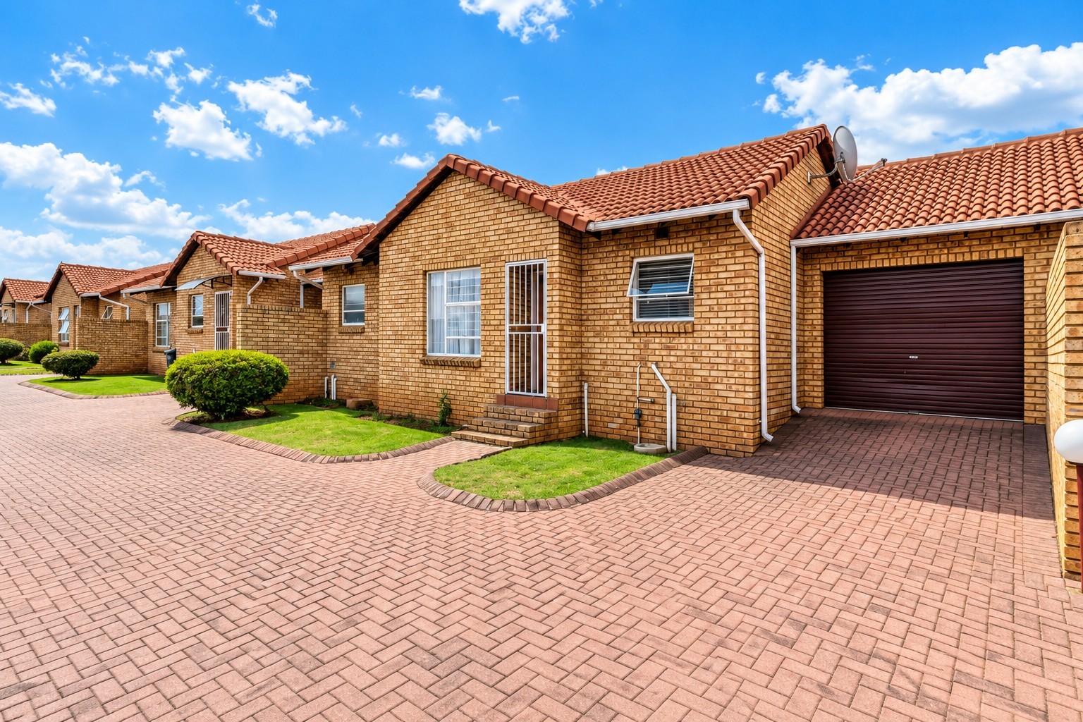 Apartment for sale in Groblerpark Ext, Roodepoort, 86 m²