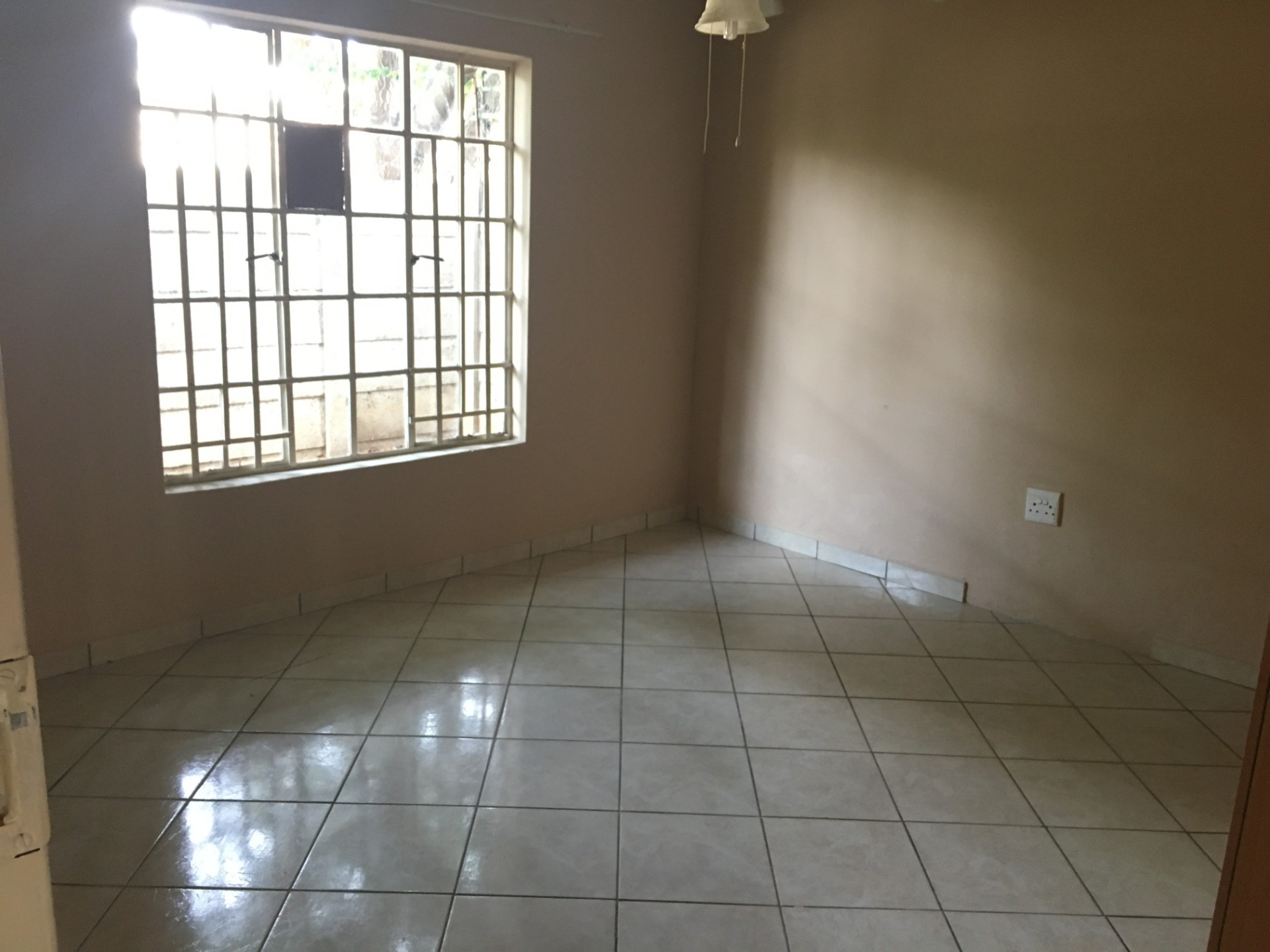 Apartment for rent in Oos Einde, Rustenburg, North West