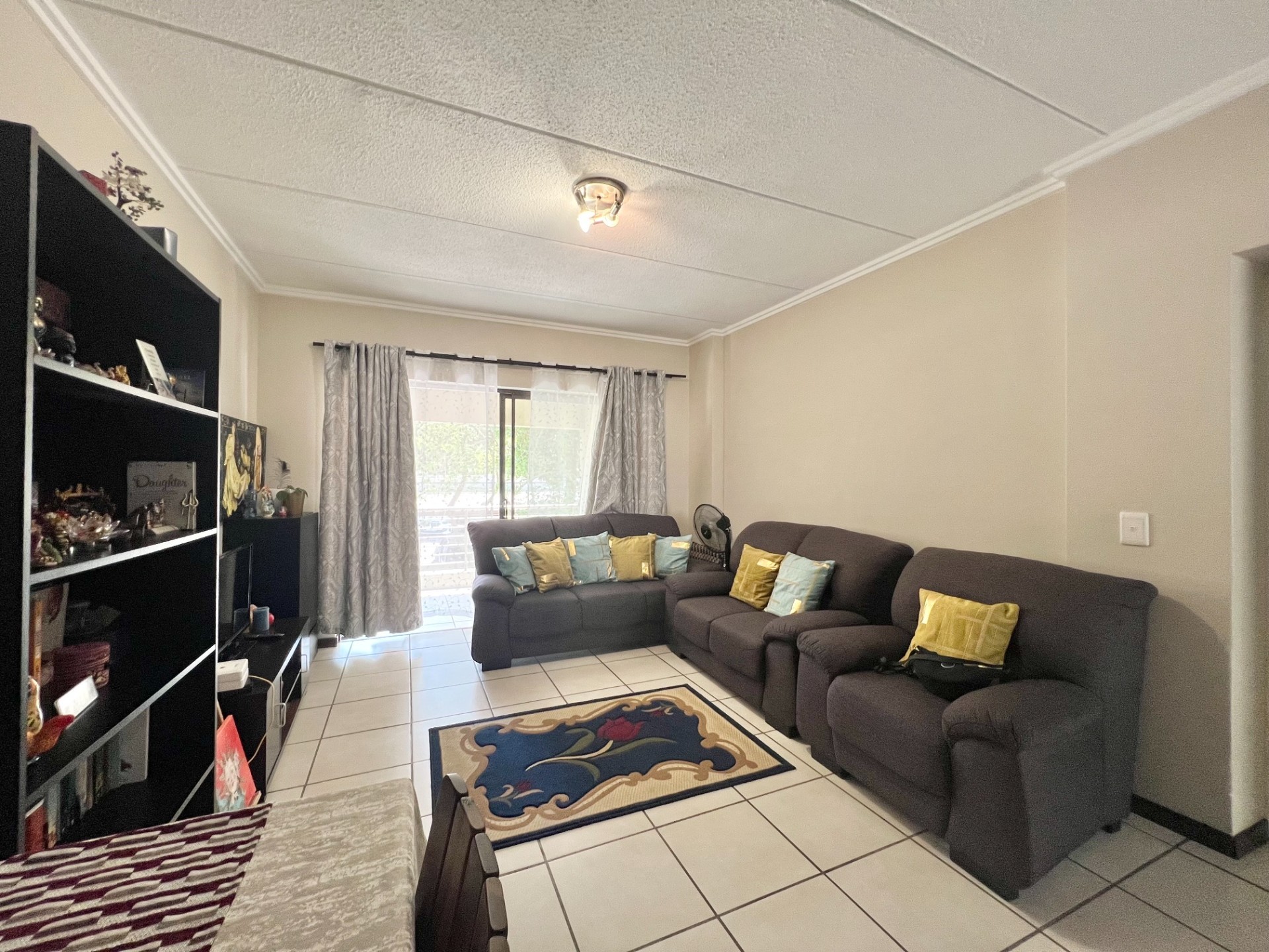 Apartment for rent in Bryanston, Sandton, 87 m²