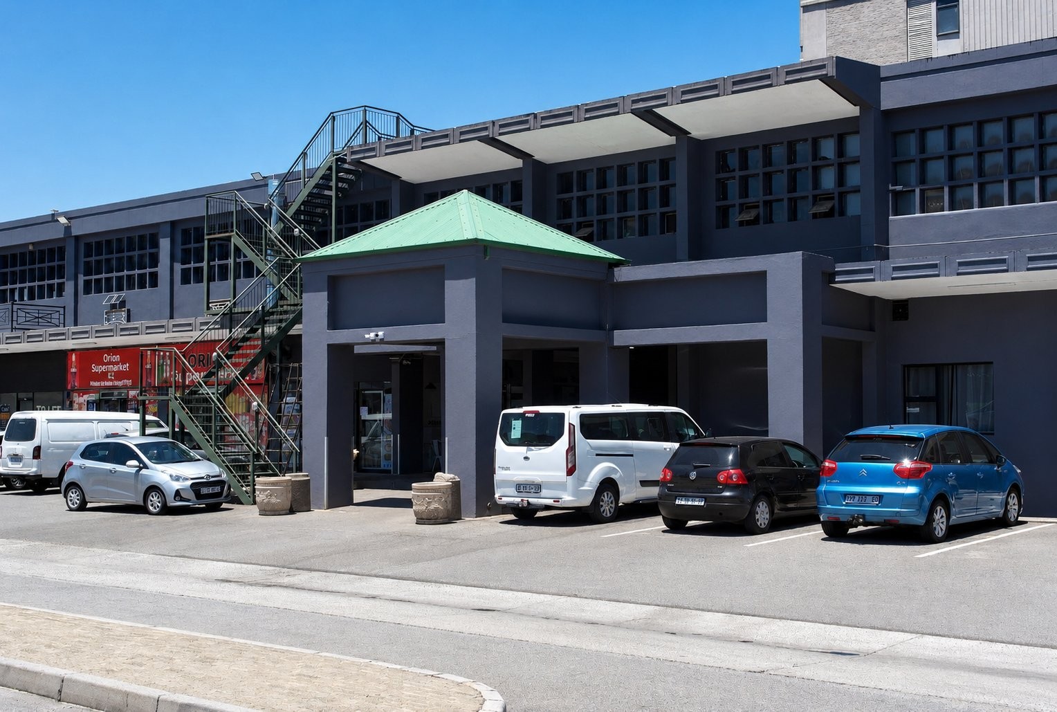 Commercial Property for rent in Dunvegan, Edenvale, 600 m²