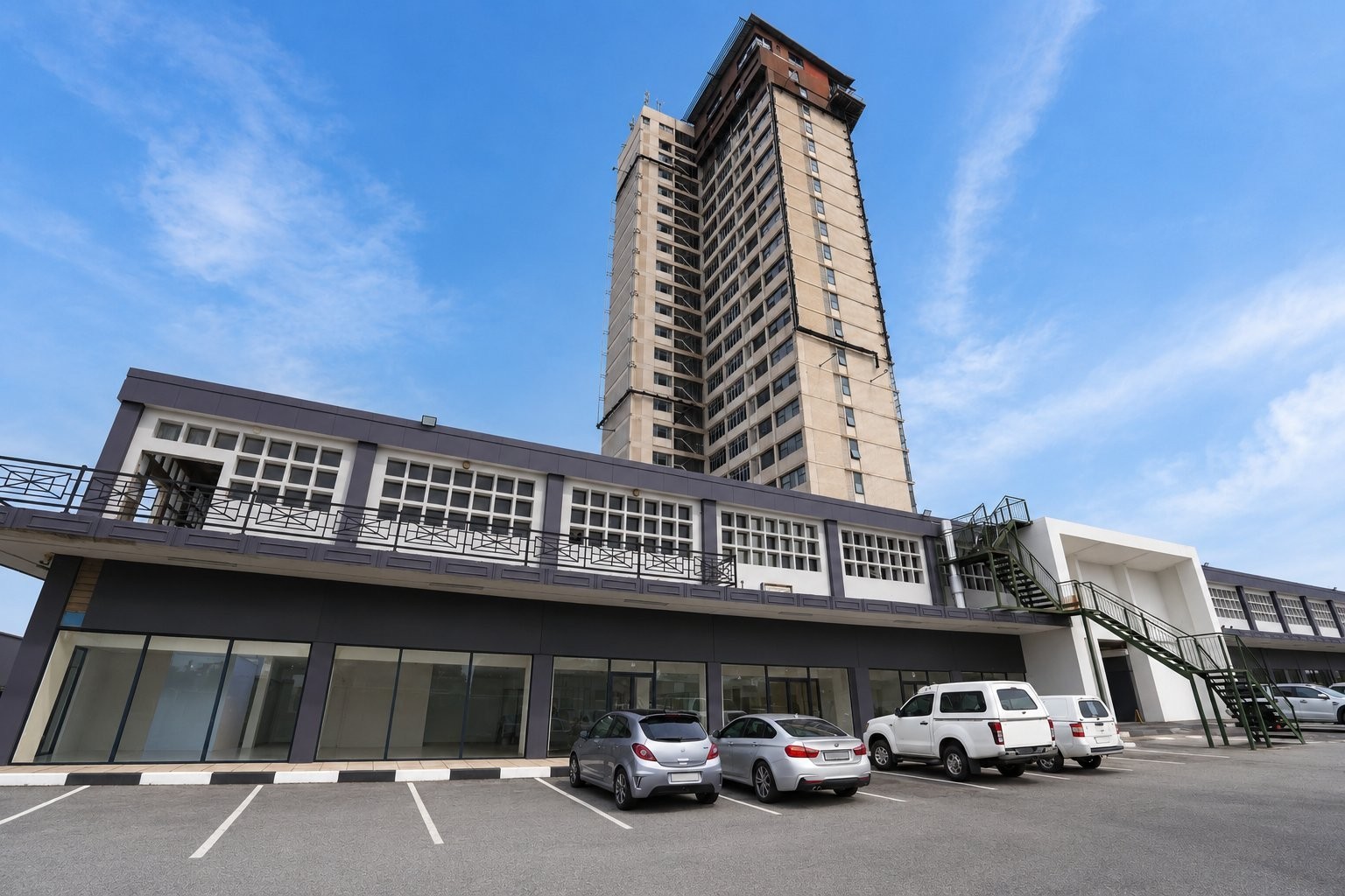 Commercial Property for rent in Dunvegan, Edenvale, 600 m²