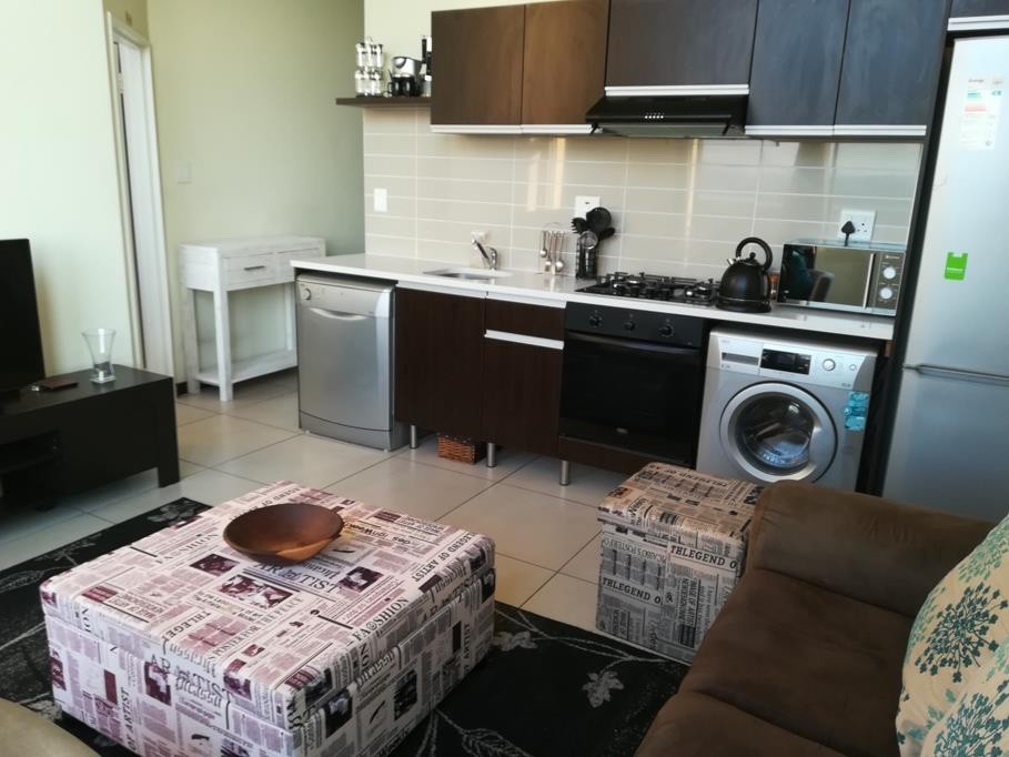 Apartment for rent in Fourways, Sandton, 44 m²