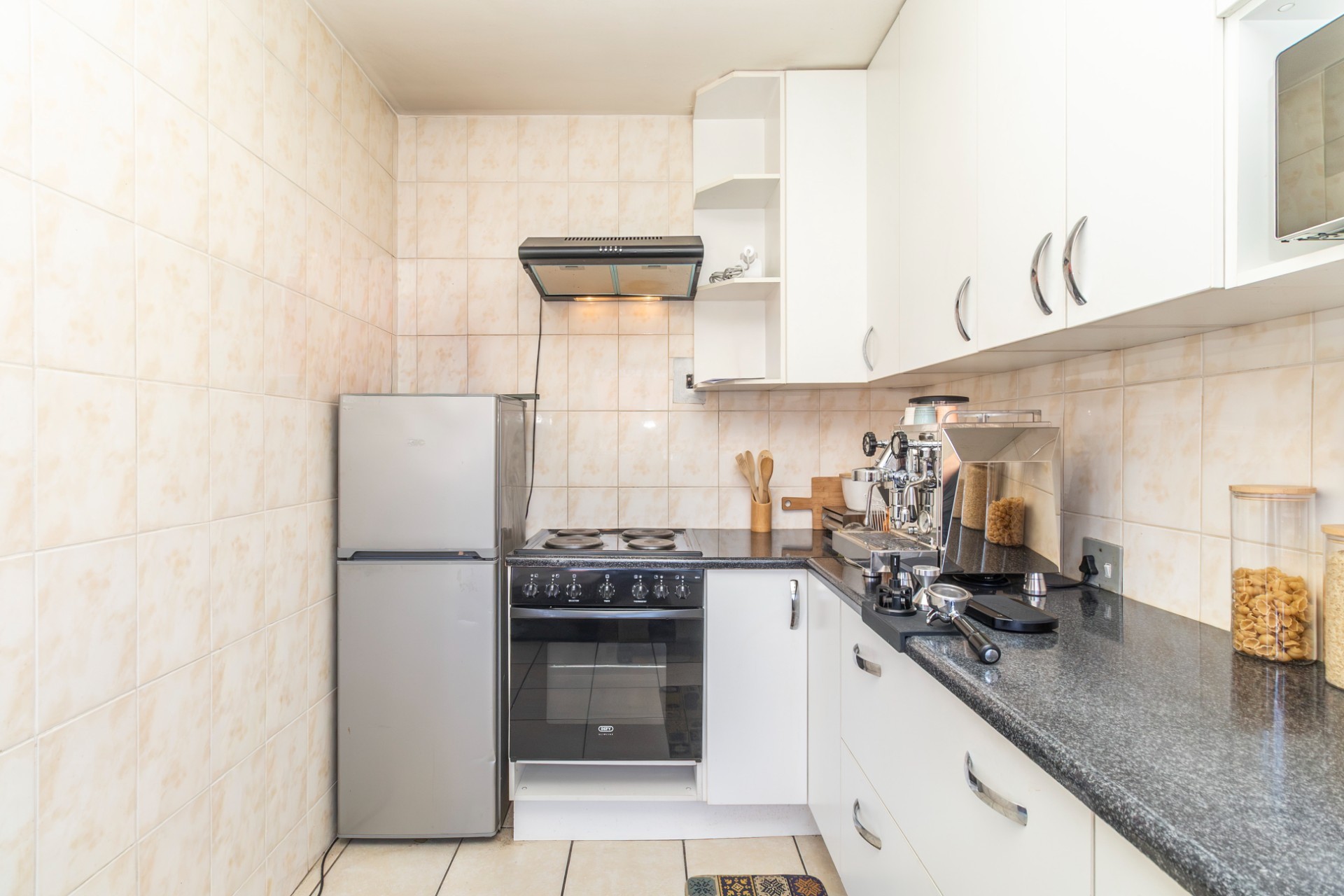 Apartment for sale in Fontainebleau, Randburg, 100 m²