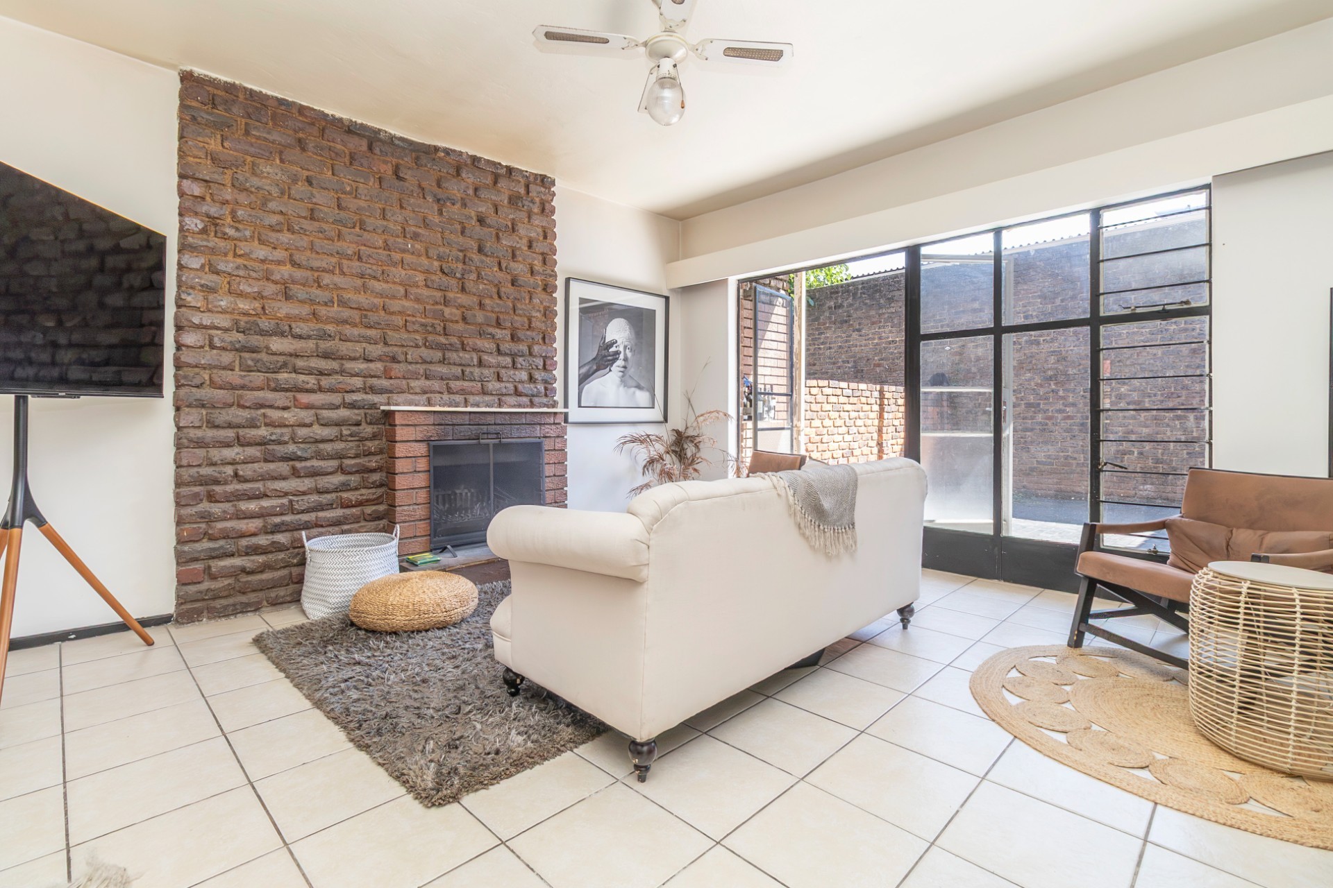 Apartment for sale in Fontainebleau, Randburg, 100 m²